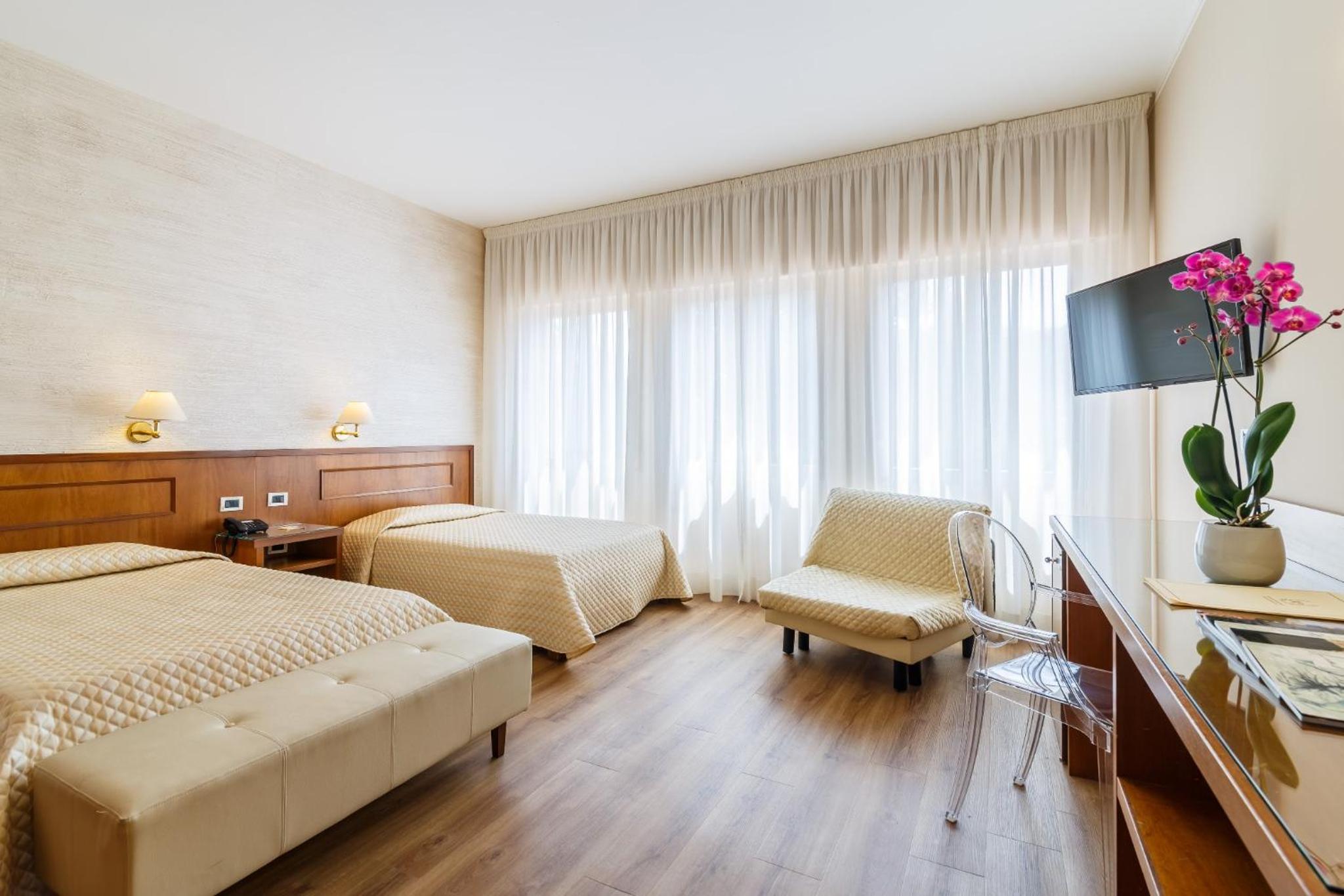 Superior Triple Room - Photo 5