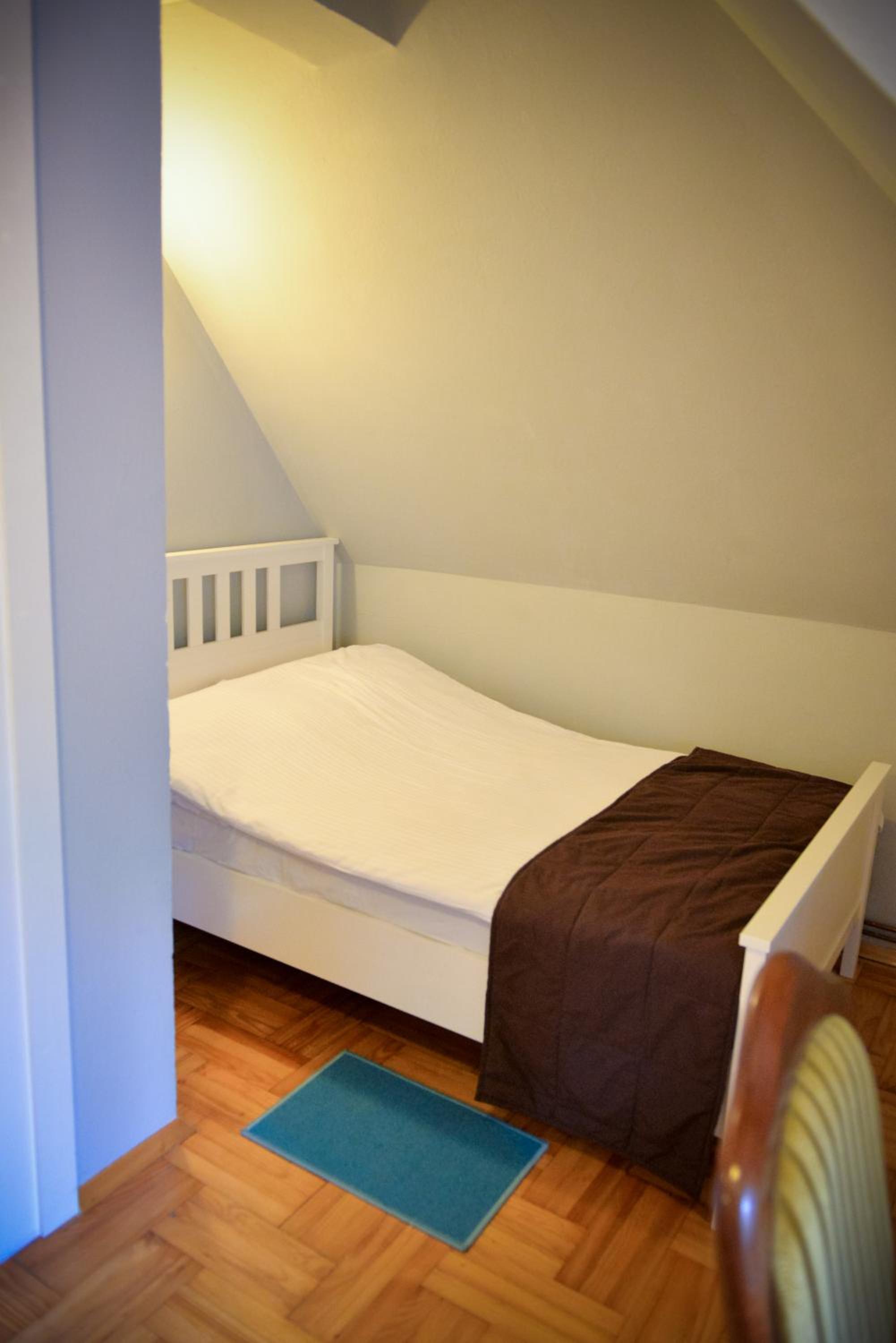 Standard Double or Twin Room - Photo 10