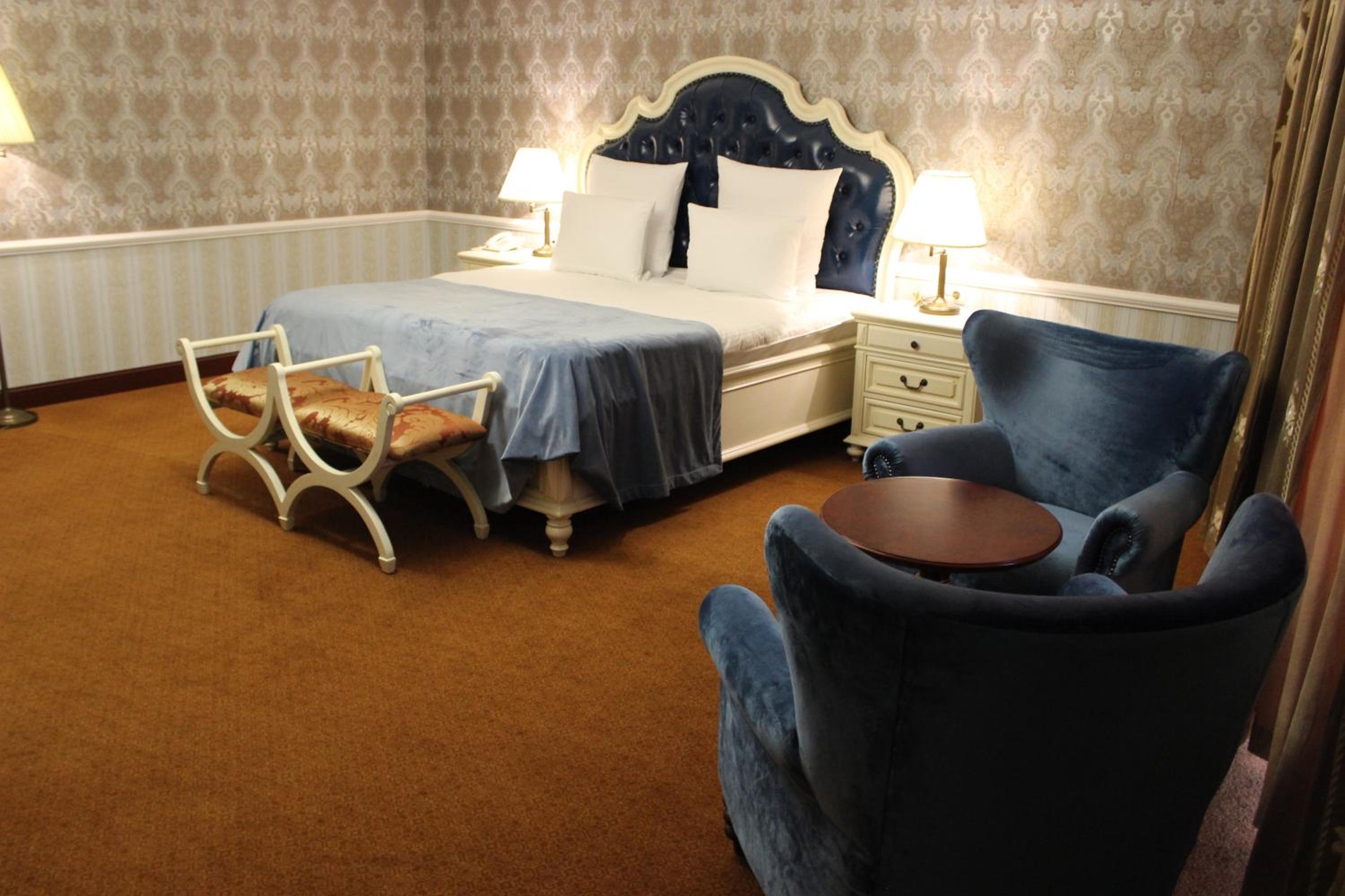 One-Bedroom Suite photo 2