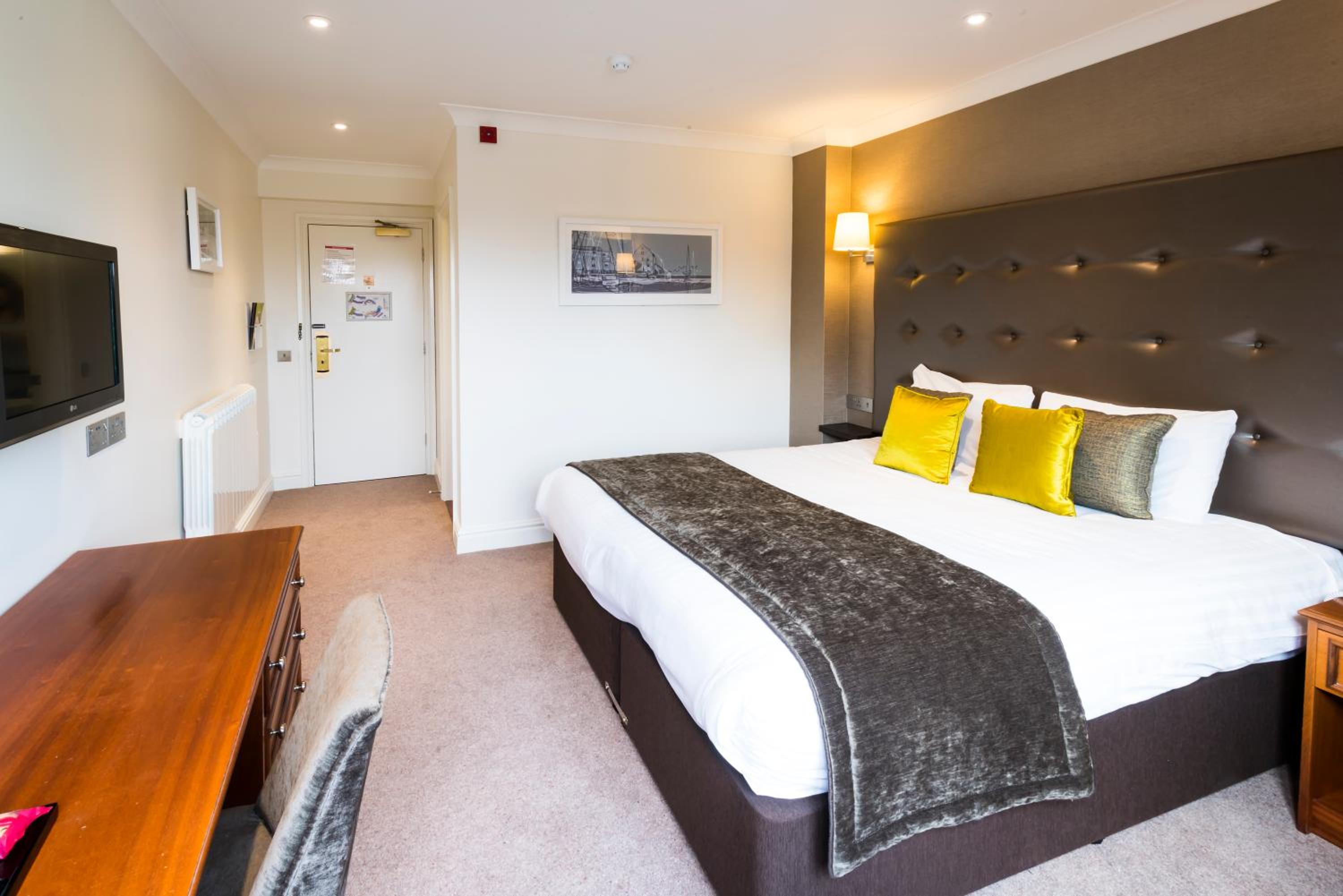 Classic Double or Twin Room photo 3