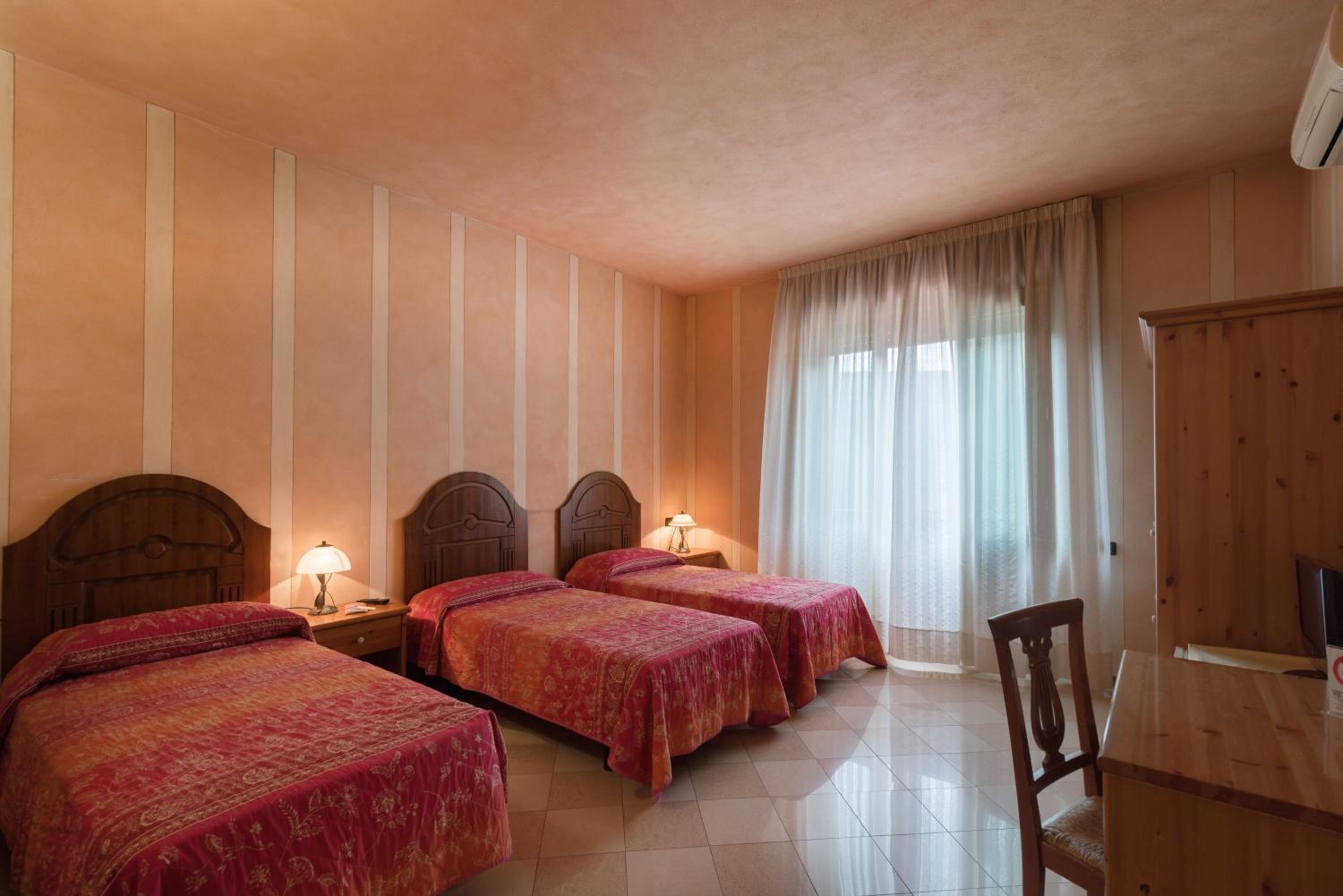 Triple Room photo 2