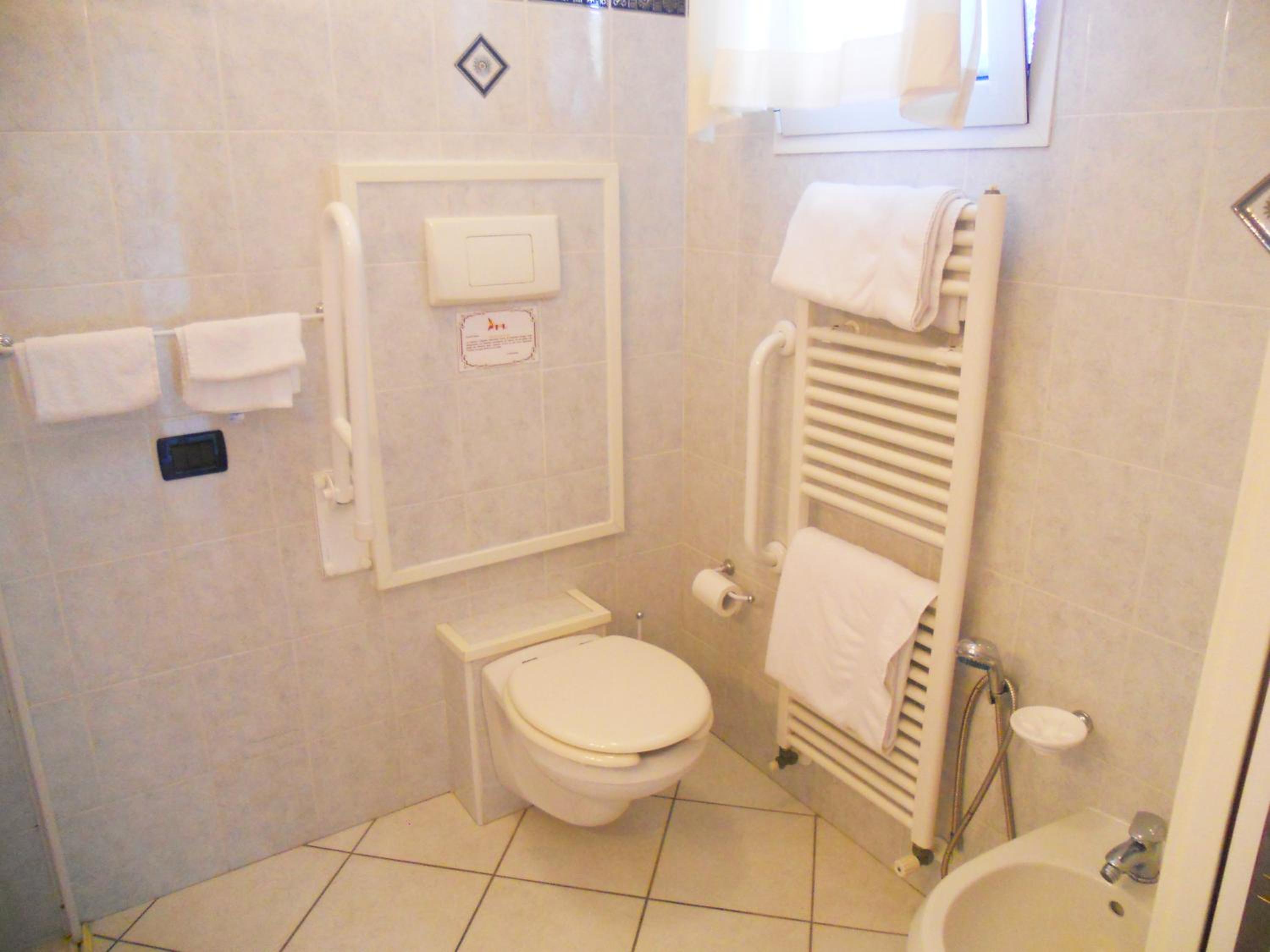 Quadruple Room - Photo 3