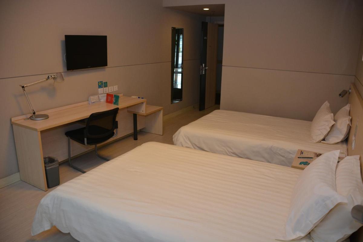 Standard Twin Room B - Photo 1