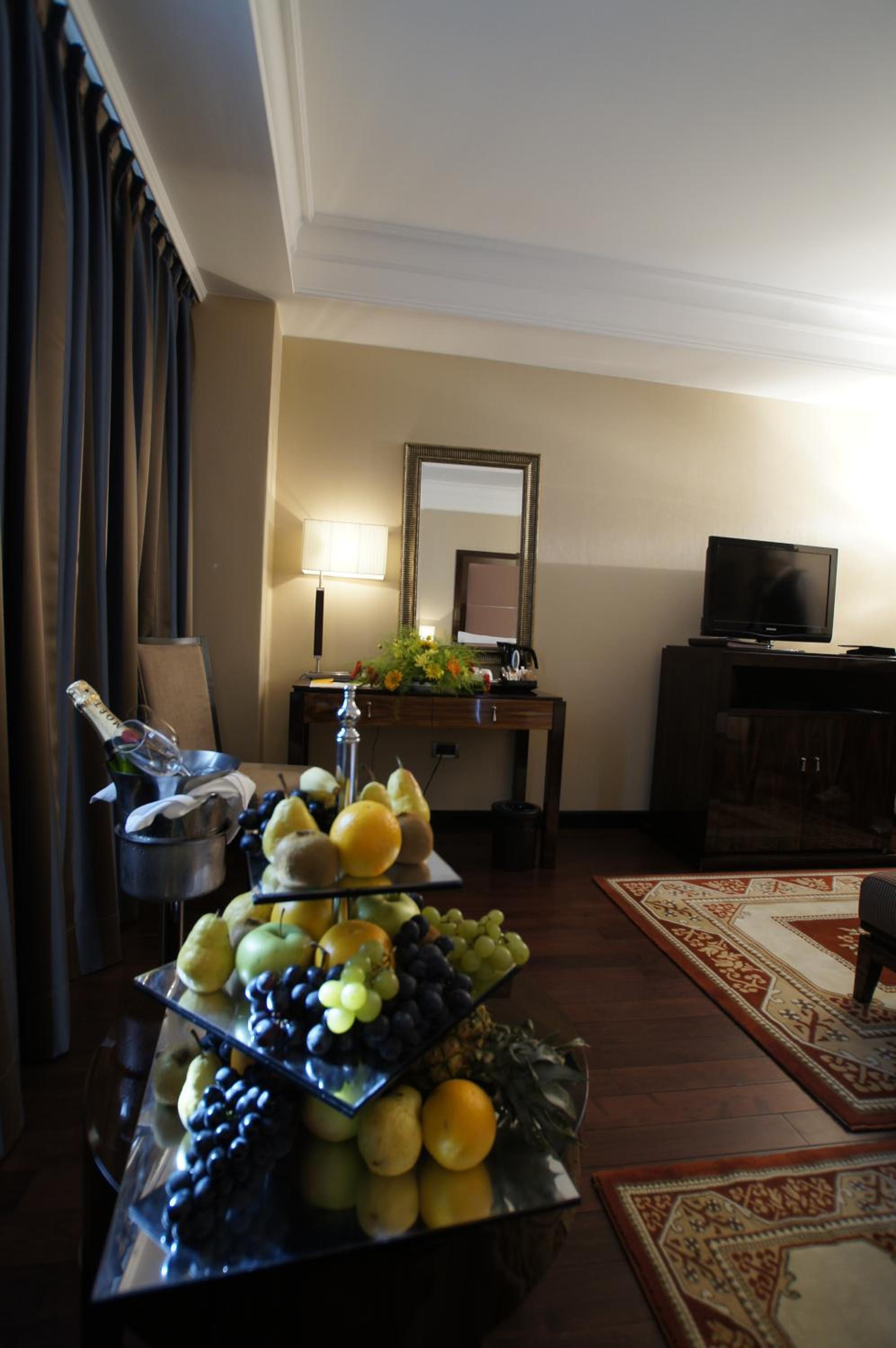 Deluxe Double or Twin Room - Photo 4