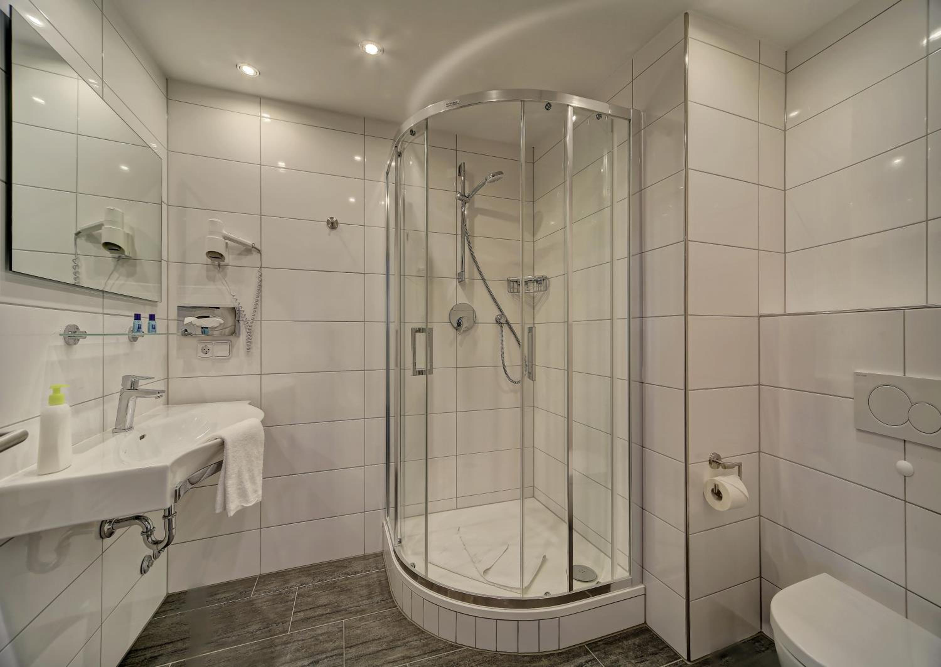 Double or Twin Room photo 3