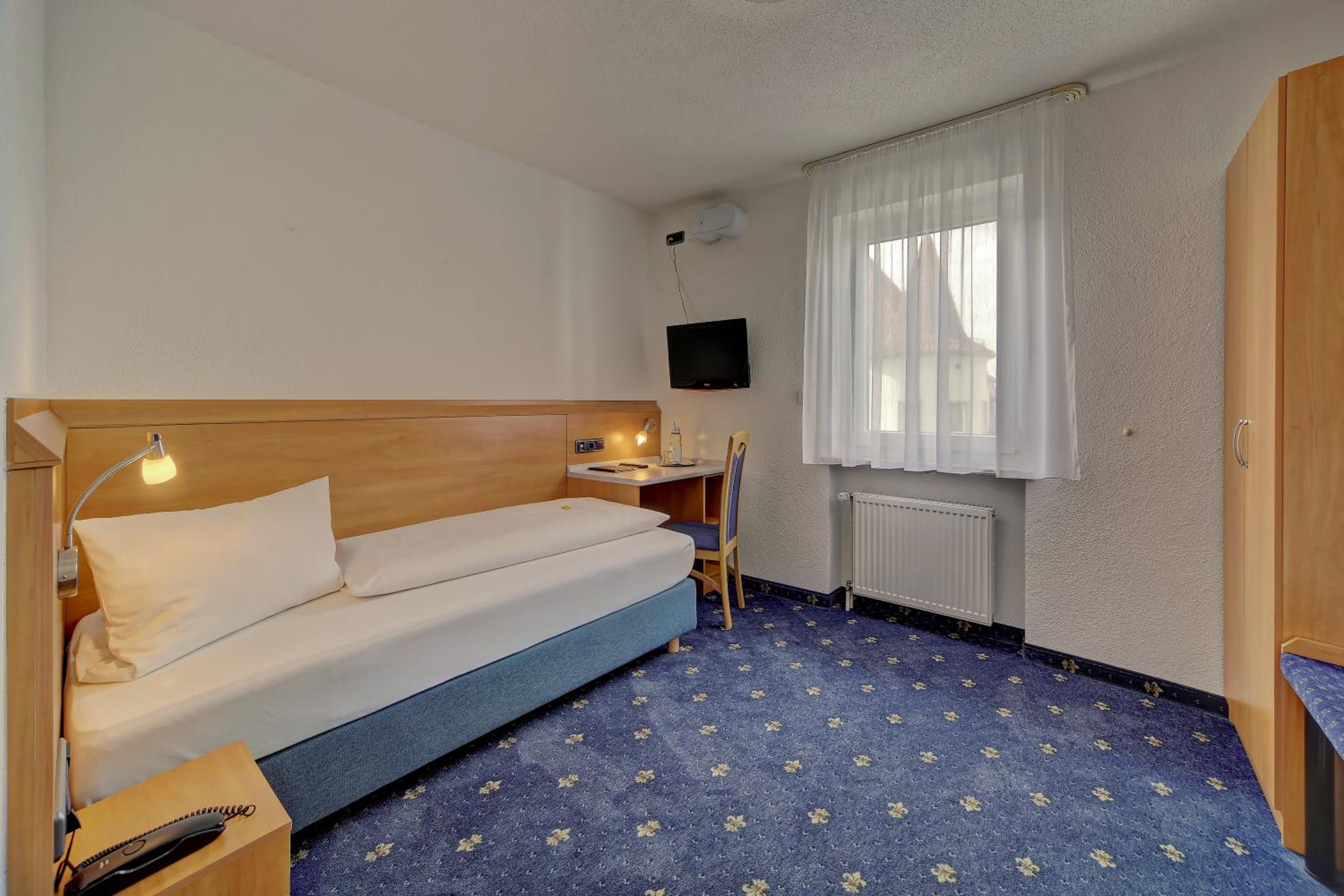 Single Room photo 3