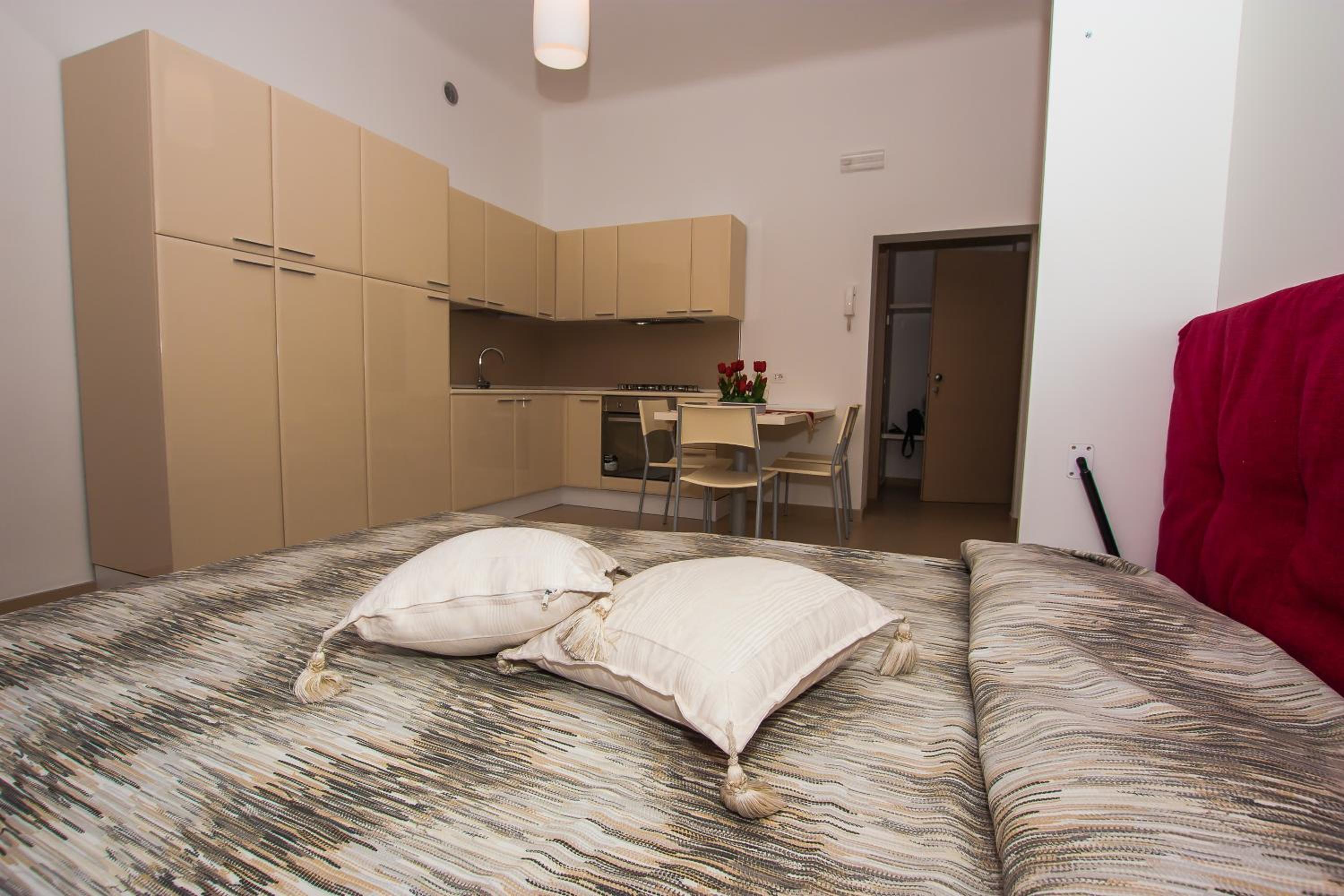 Studio Apartment photo 1