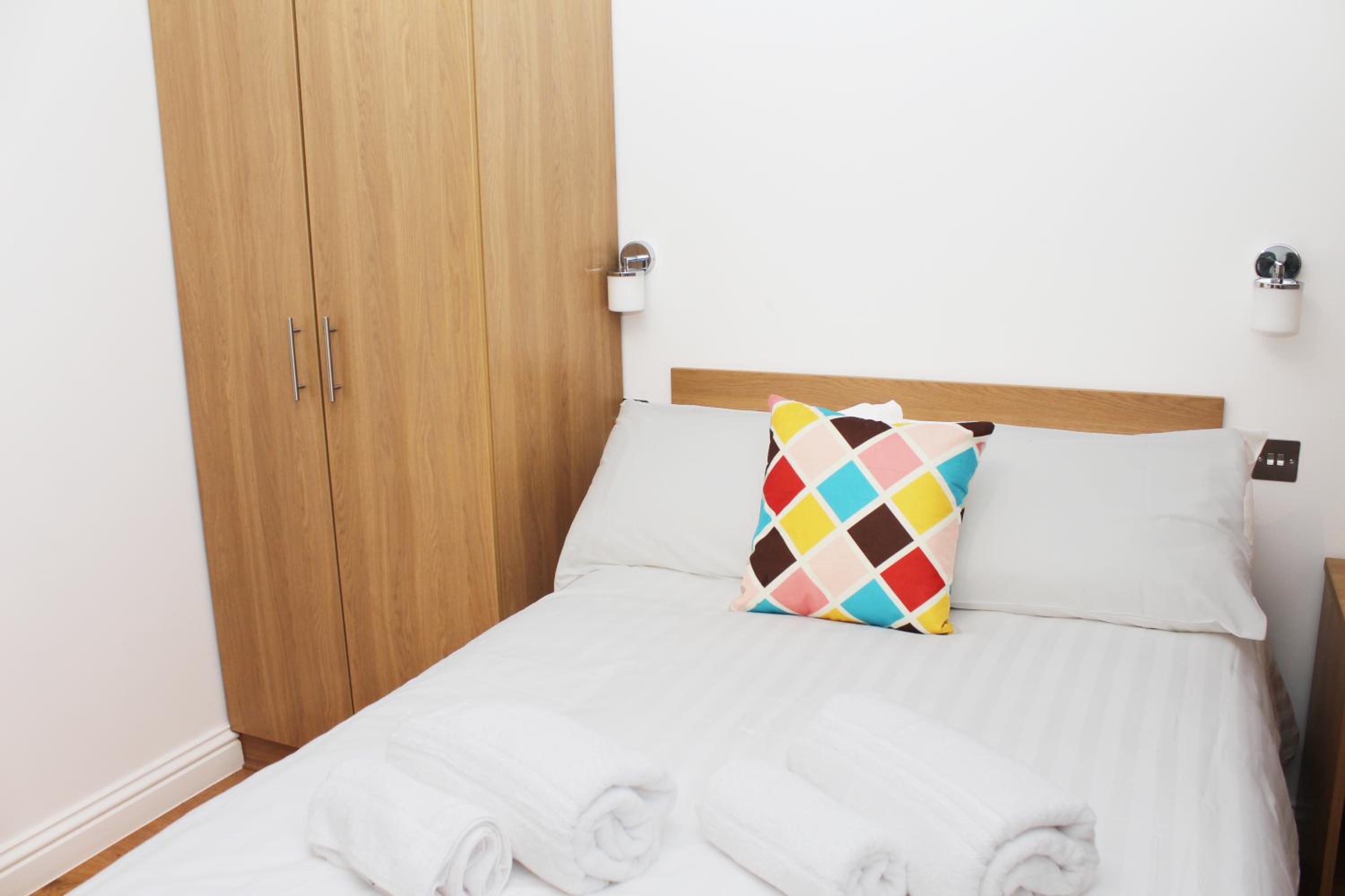 Single Room with Bathroom photo 3