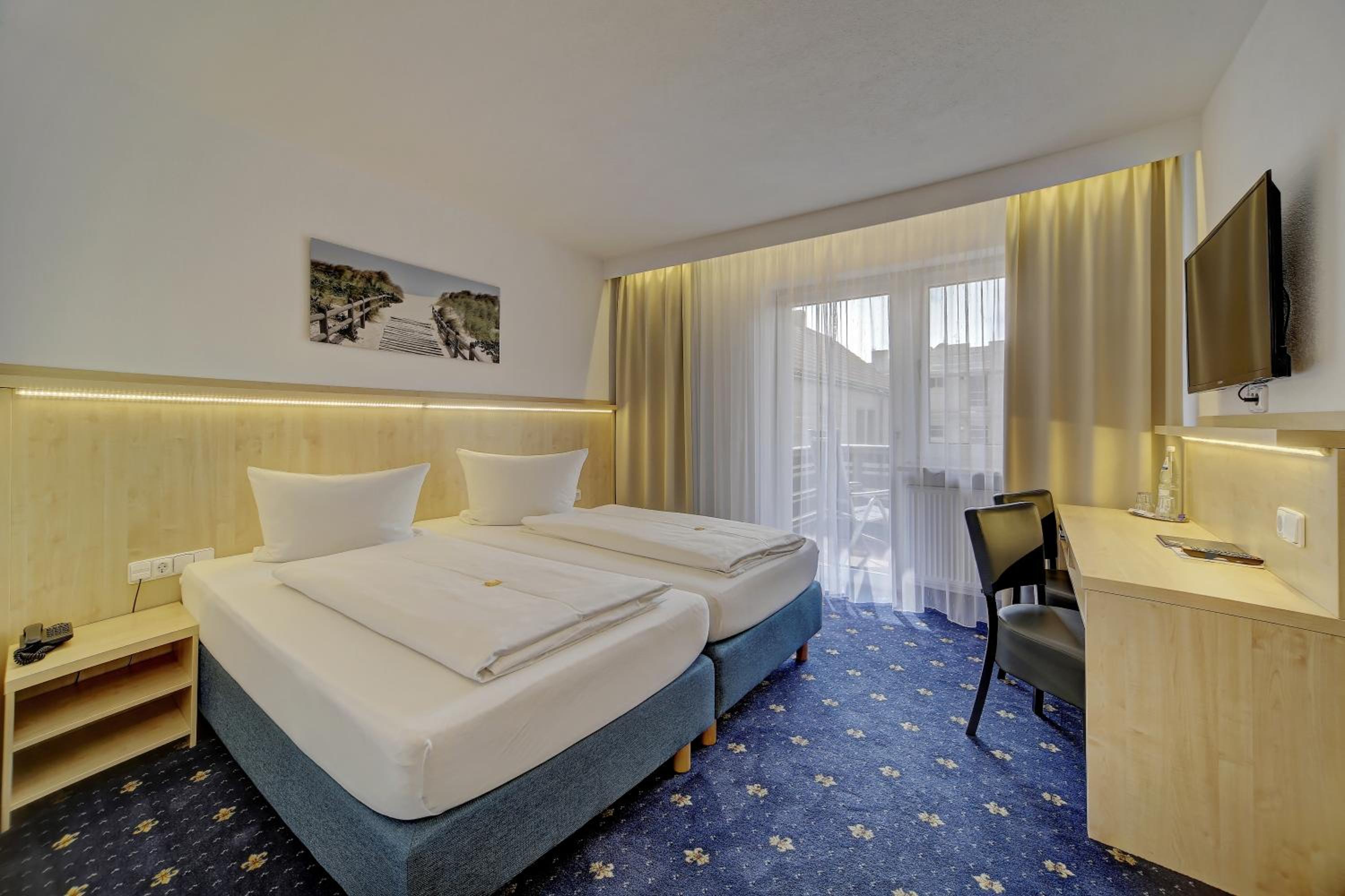 Comfort Double Room with Balcony - Photo 6