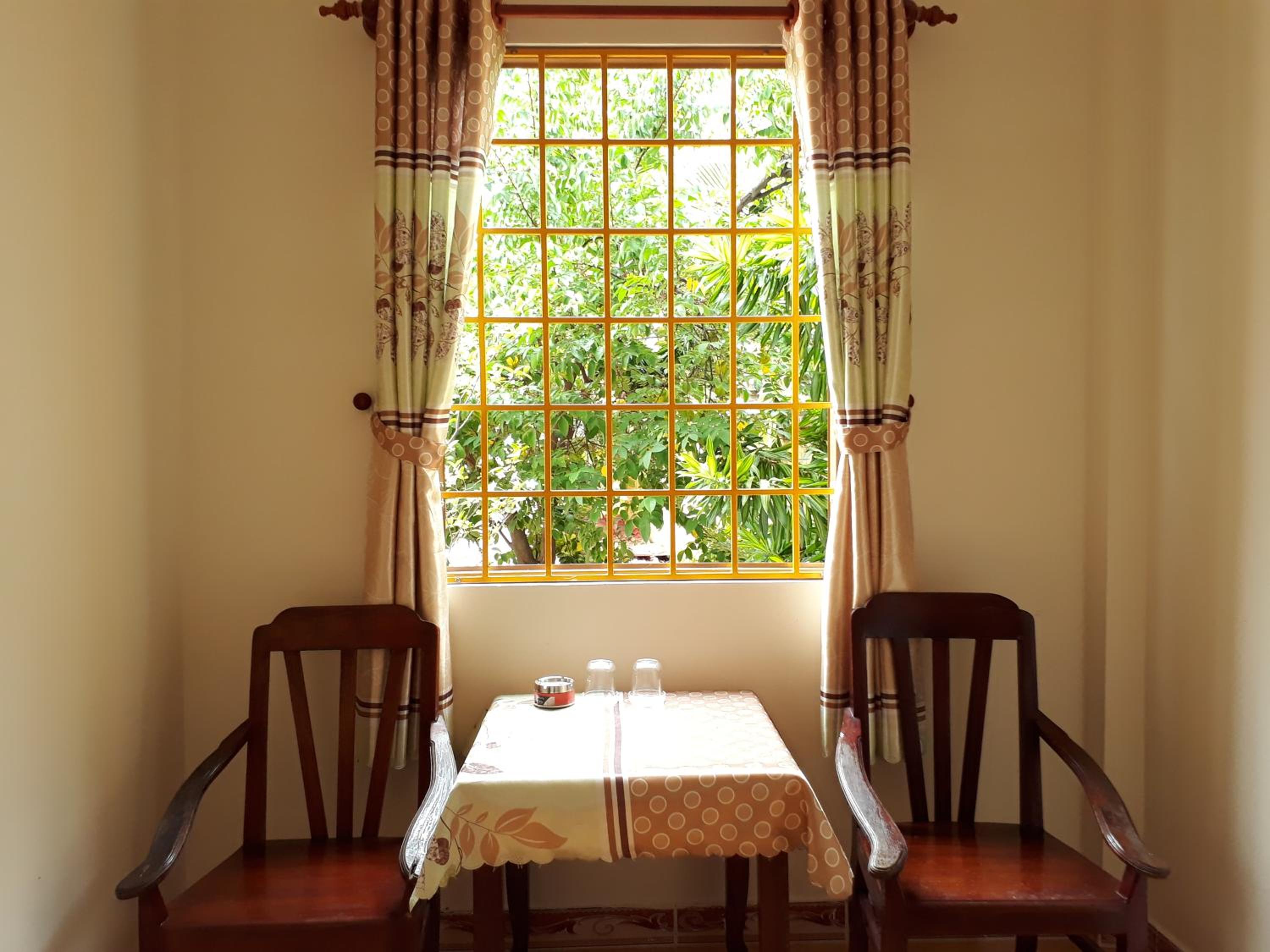 Deluxe Double Room (2 Adults + 1 Child) - Photo 8