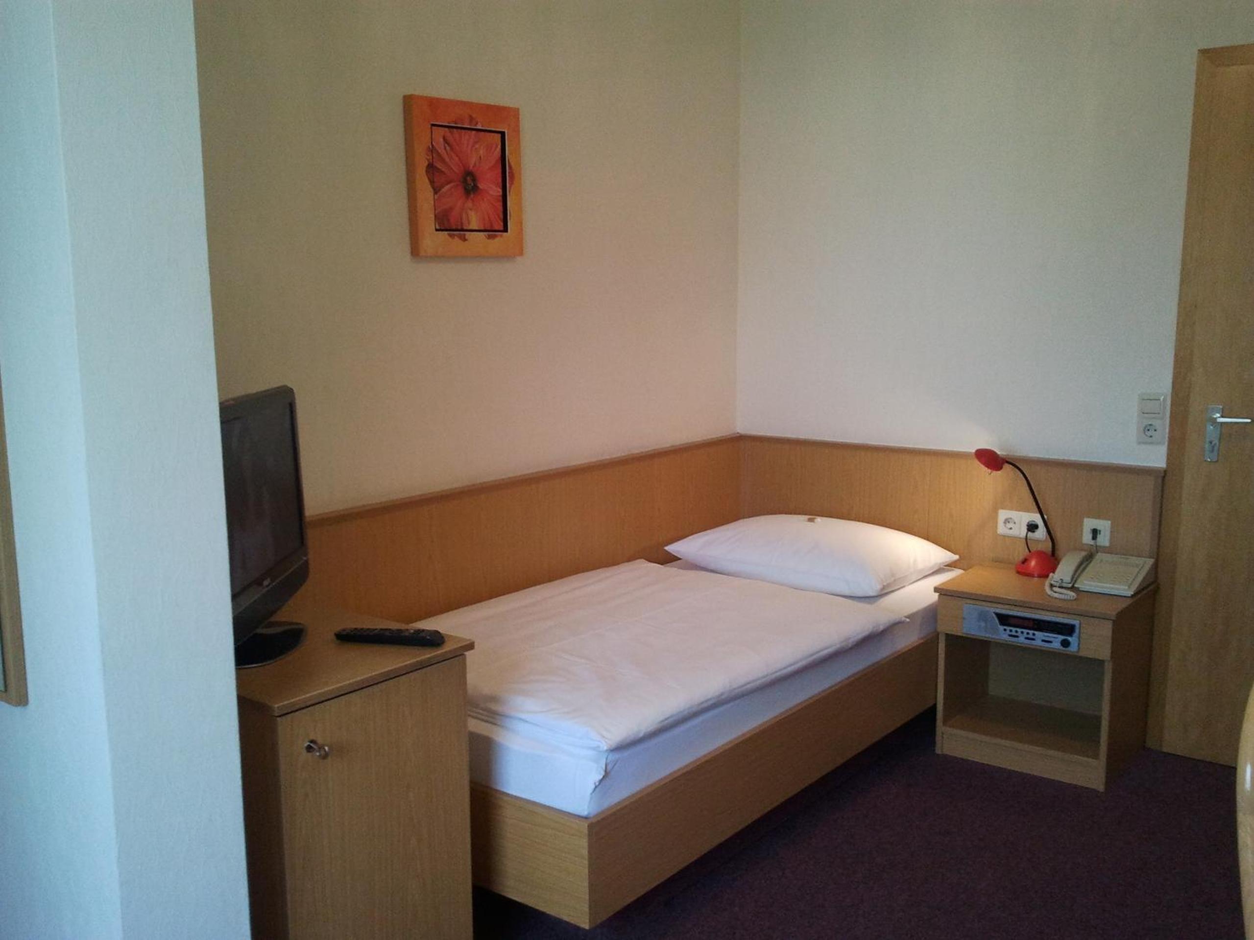 Single Room photo 2