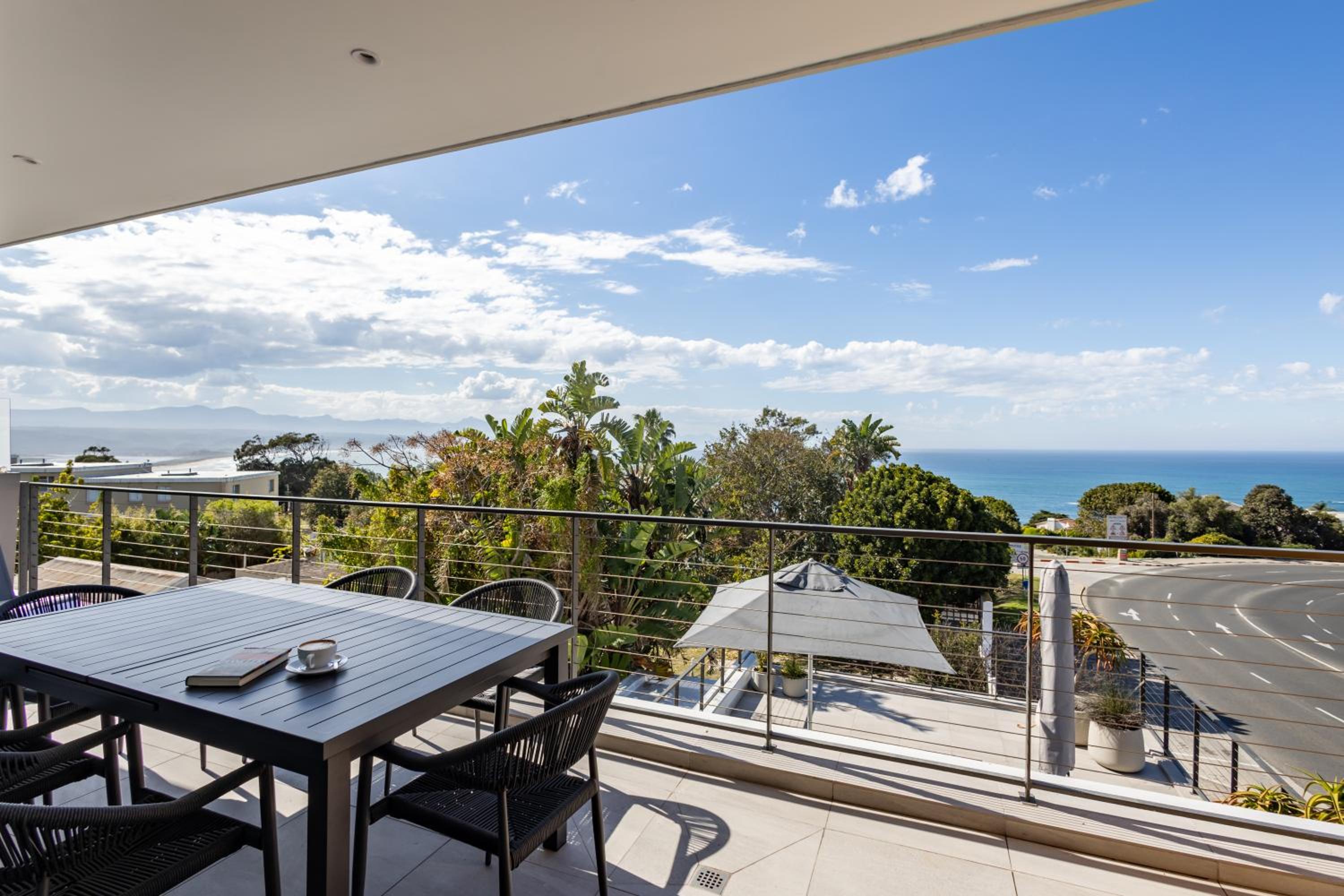 Three Bedroom Luxury Apartment 201