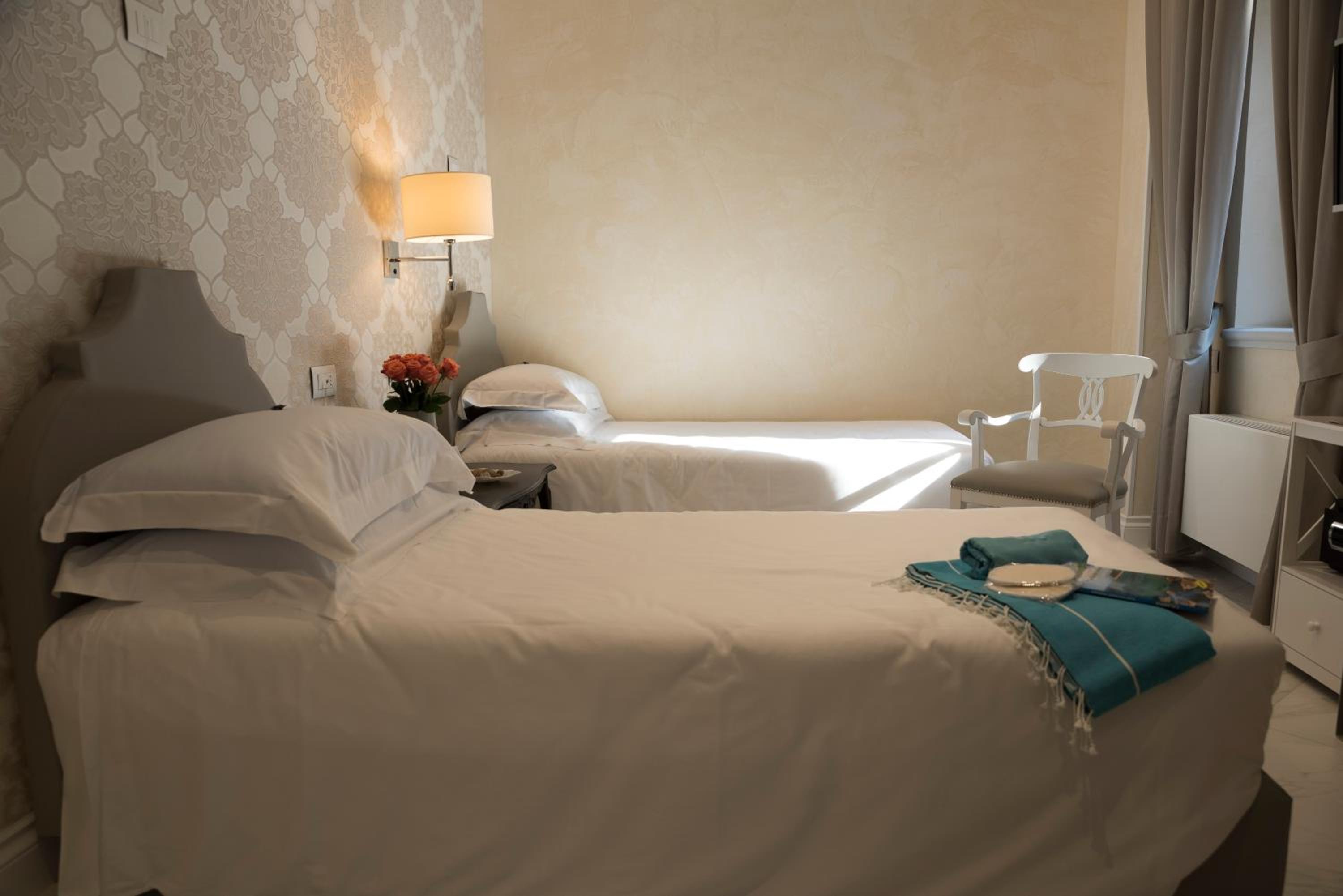 Twin Room - Disability Access photo 1