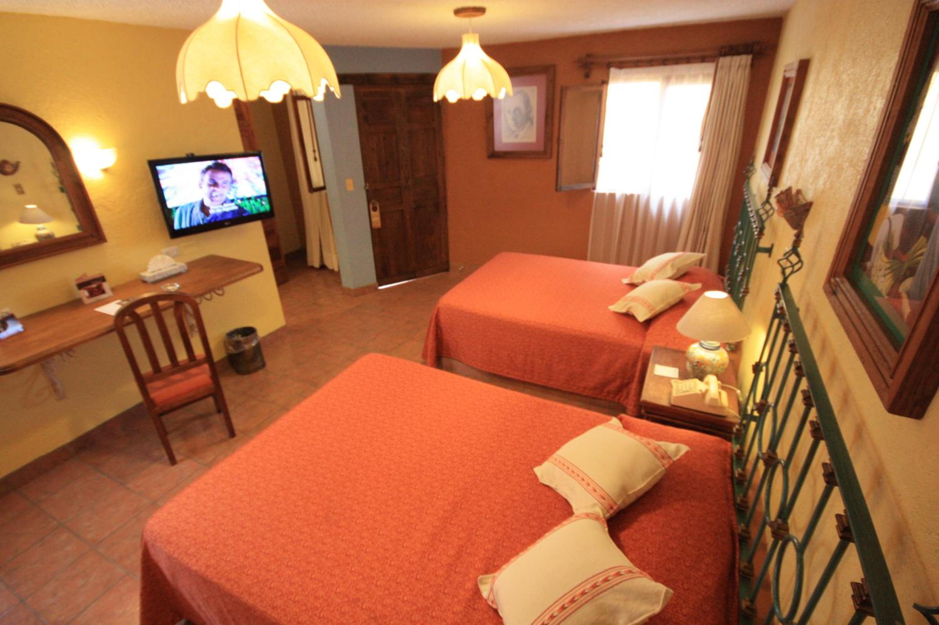 Double Room with Two Double Beds - Photo 2