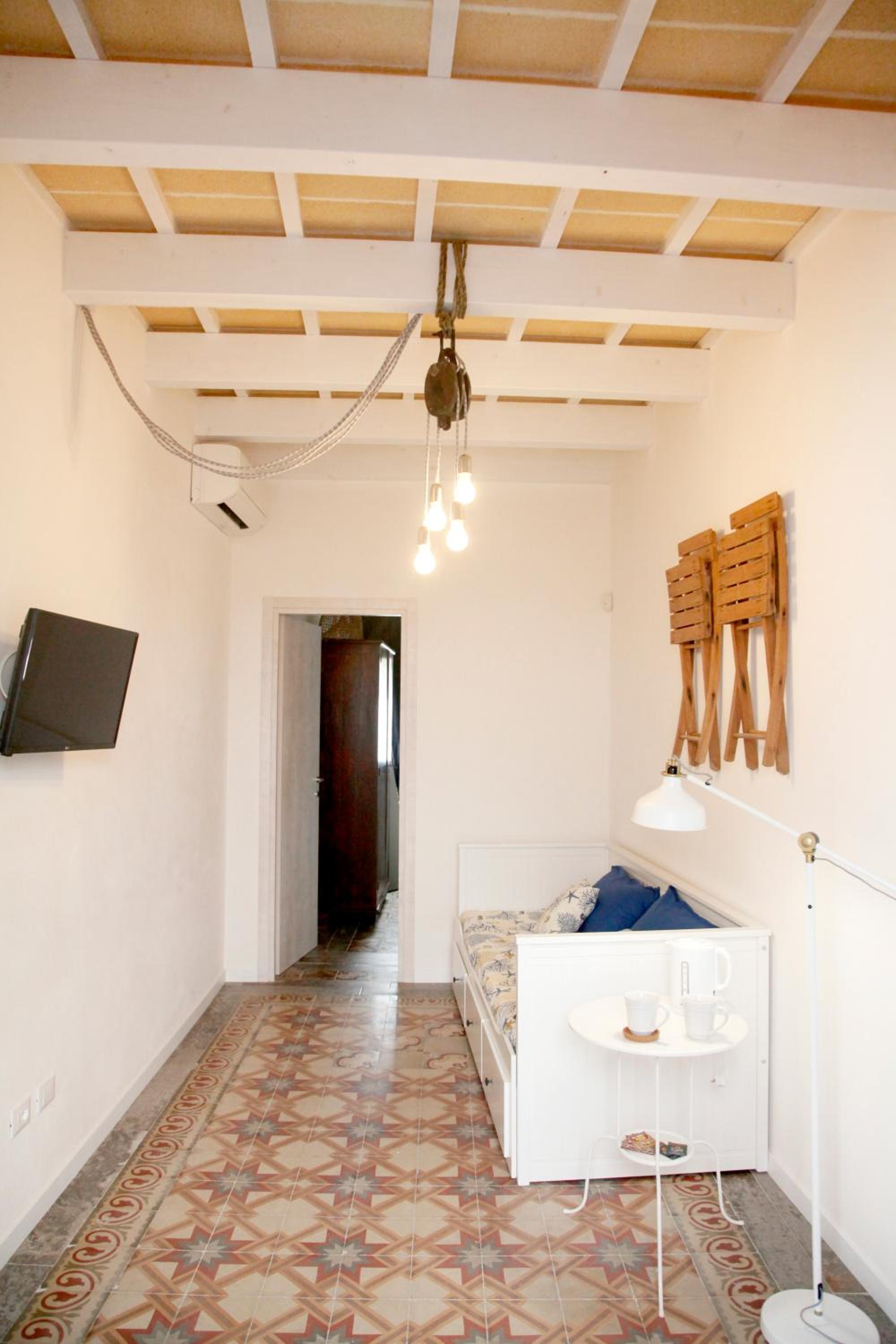 Double Room - Photo 5