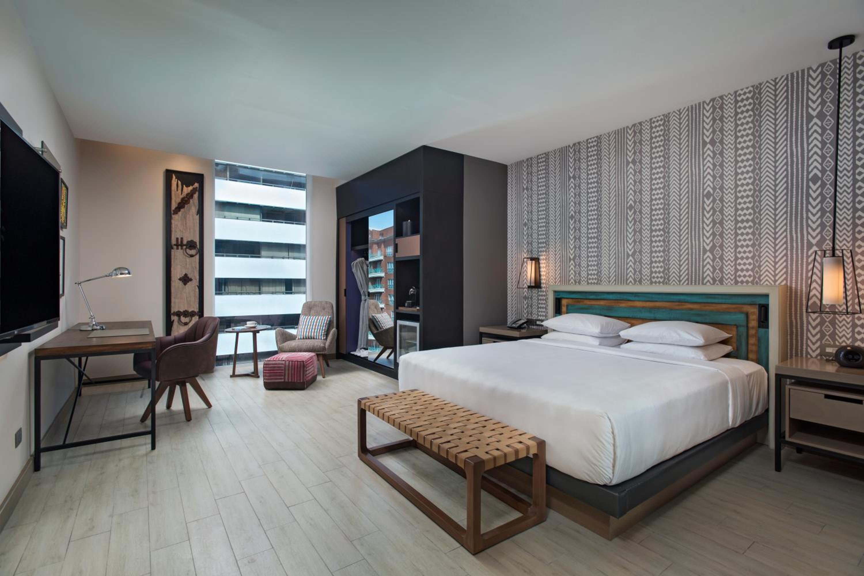 King Room with Atrium View photo 3