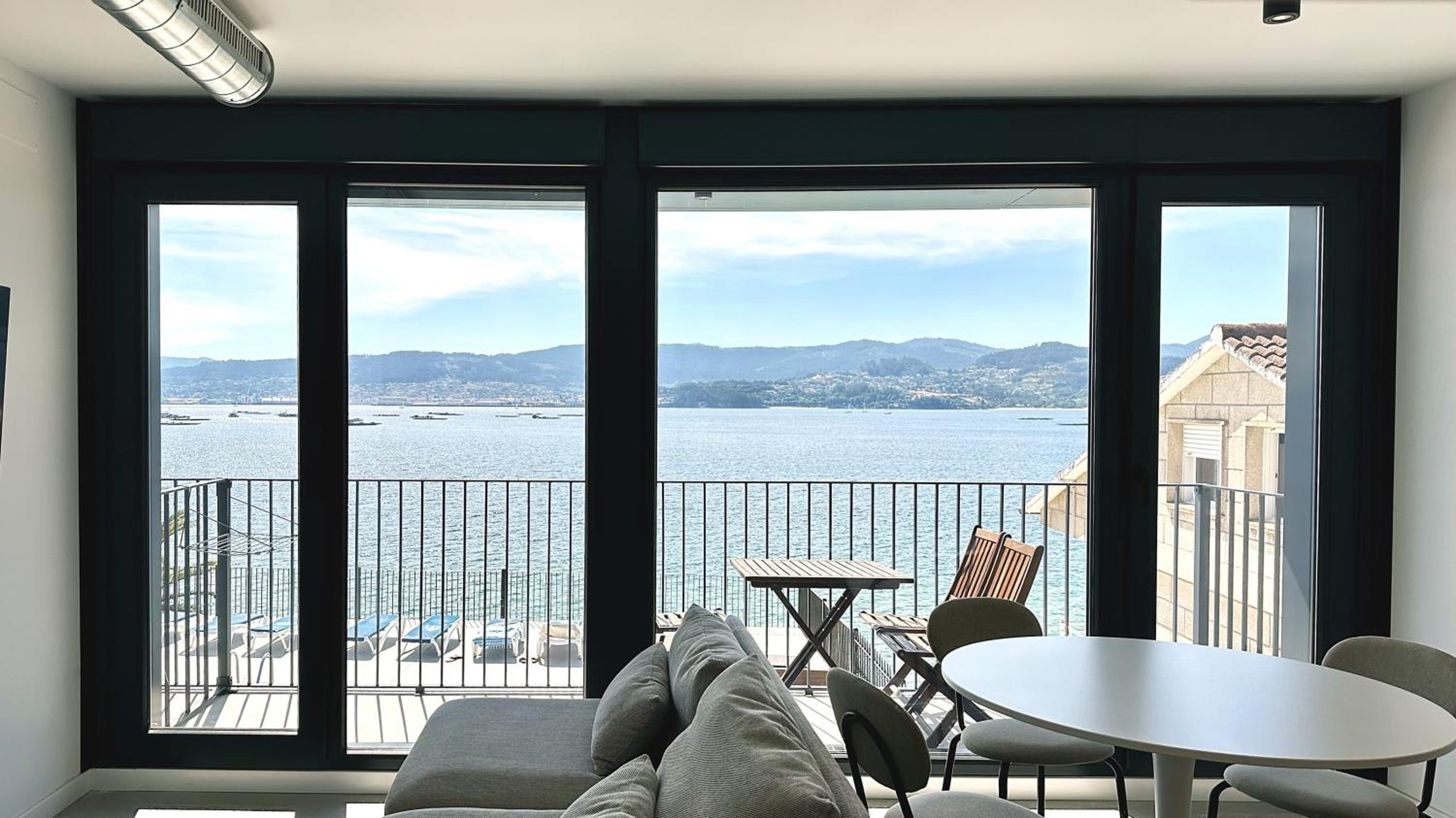 Two-Bedroom Deluxe Apartment with Ocean View photo 3