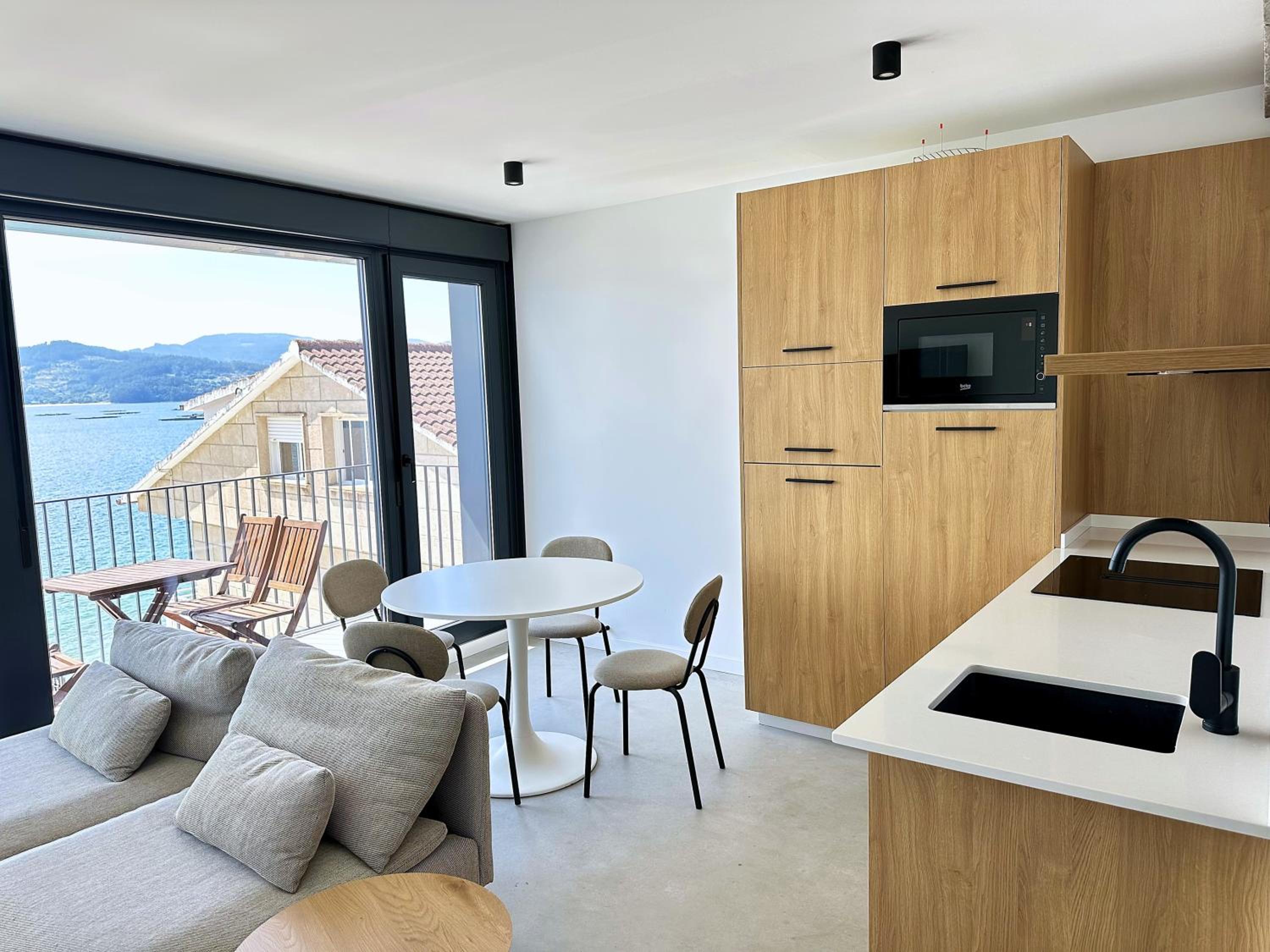 Two-Bedroom Deluxe Apartment with Ocean View photo 1