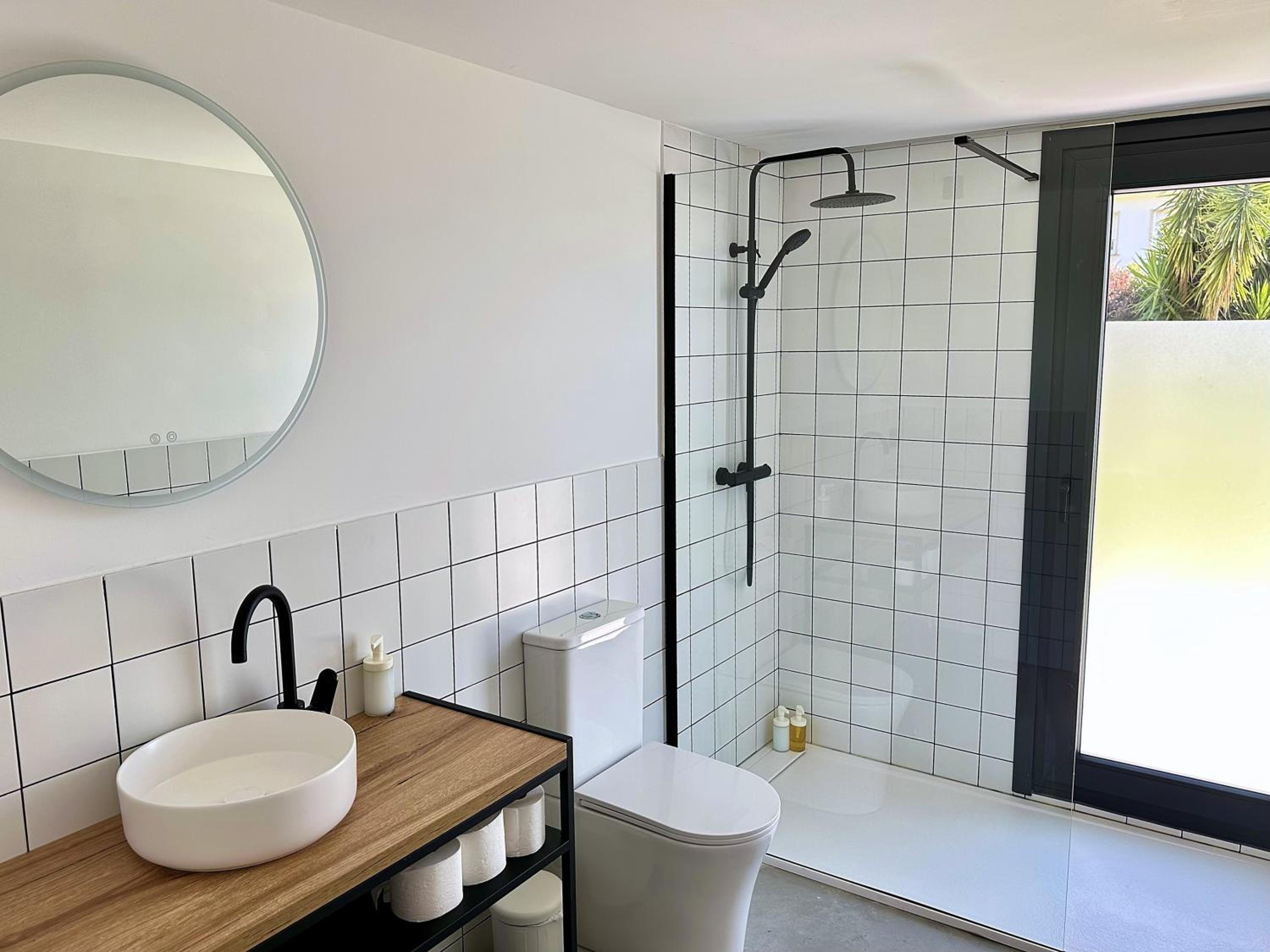 Two-Bedroom Deluxe Apartment with Ocean View photo 2