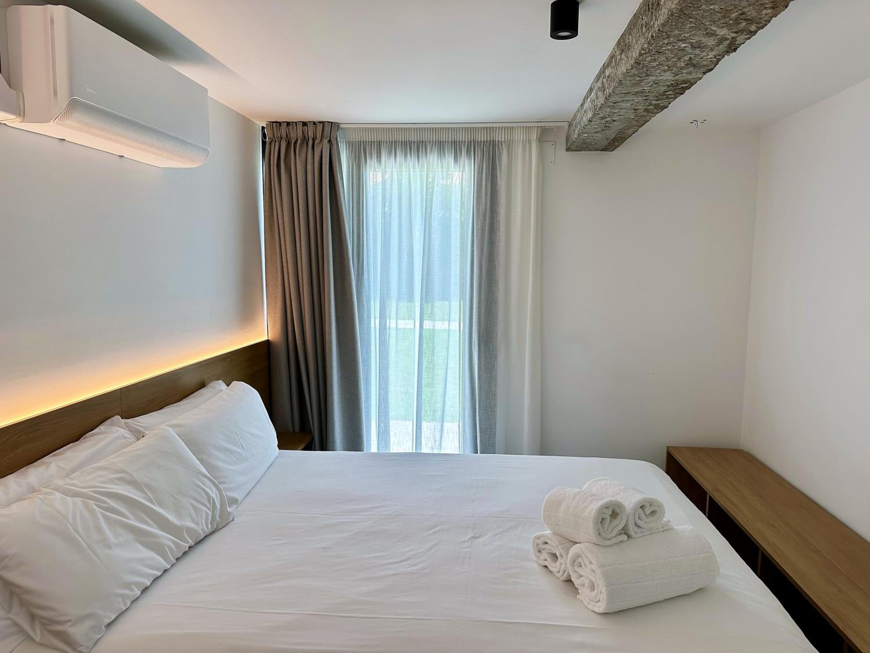 Two-Bedroom Deluxe Apartment with Ocean View photo 1