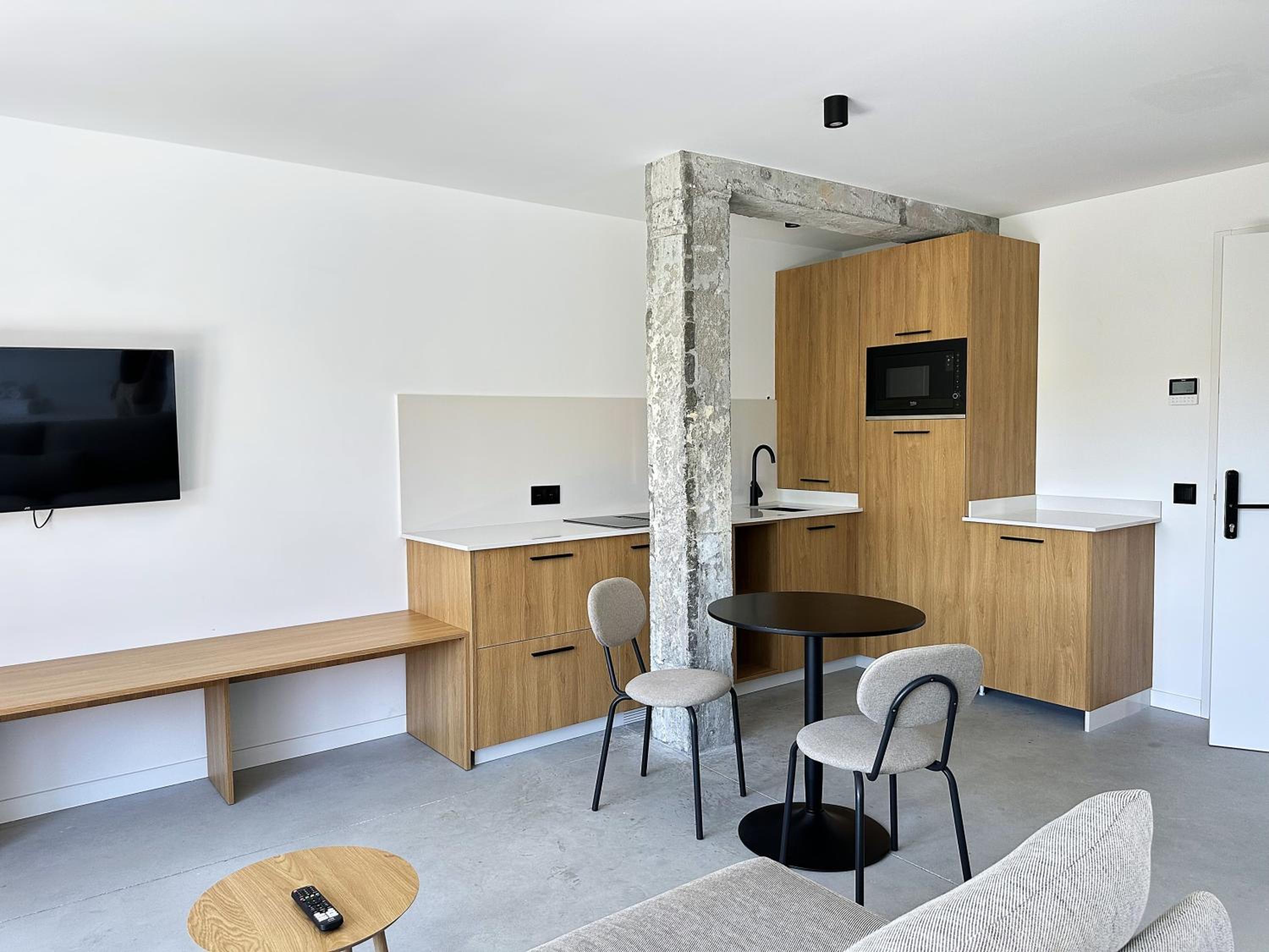Deluxe One-Bedroom Apartment with Ocean View photo 3