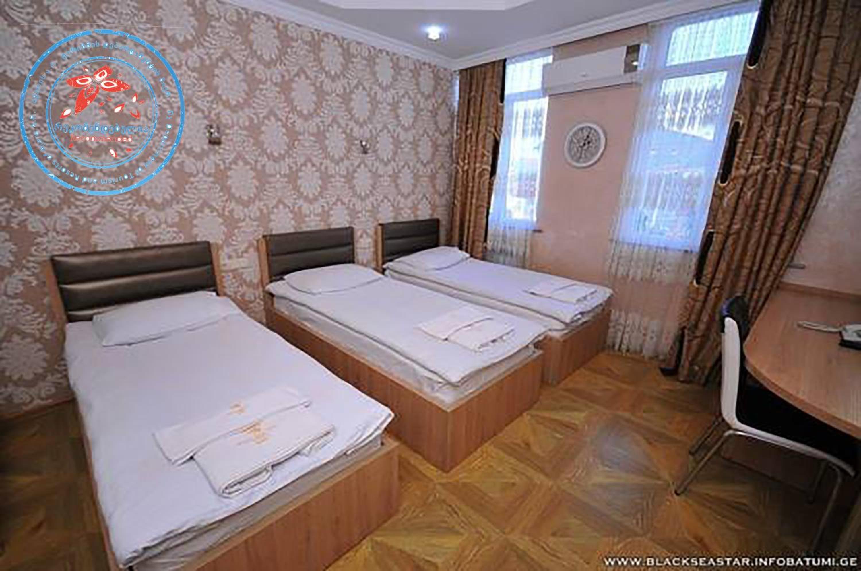 Standard Triple Room photo 2