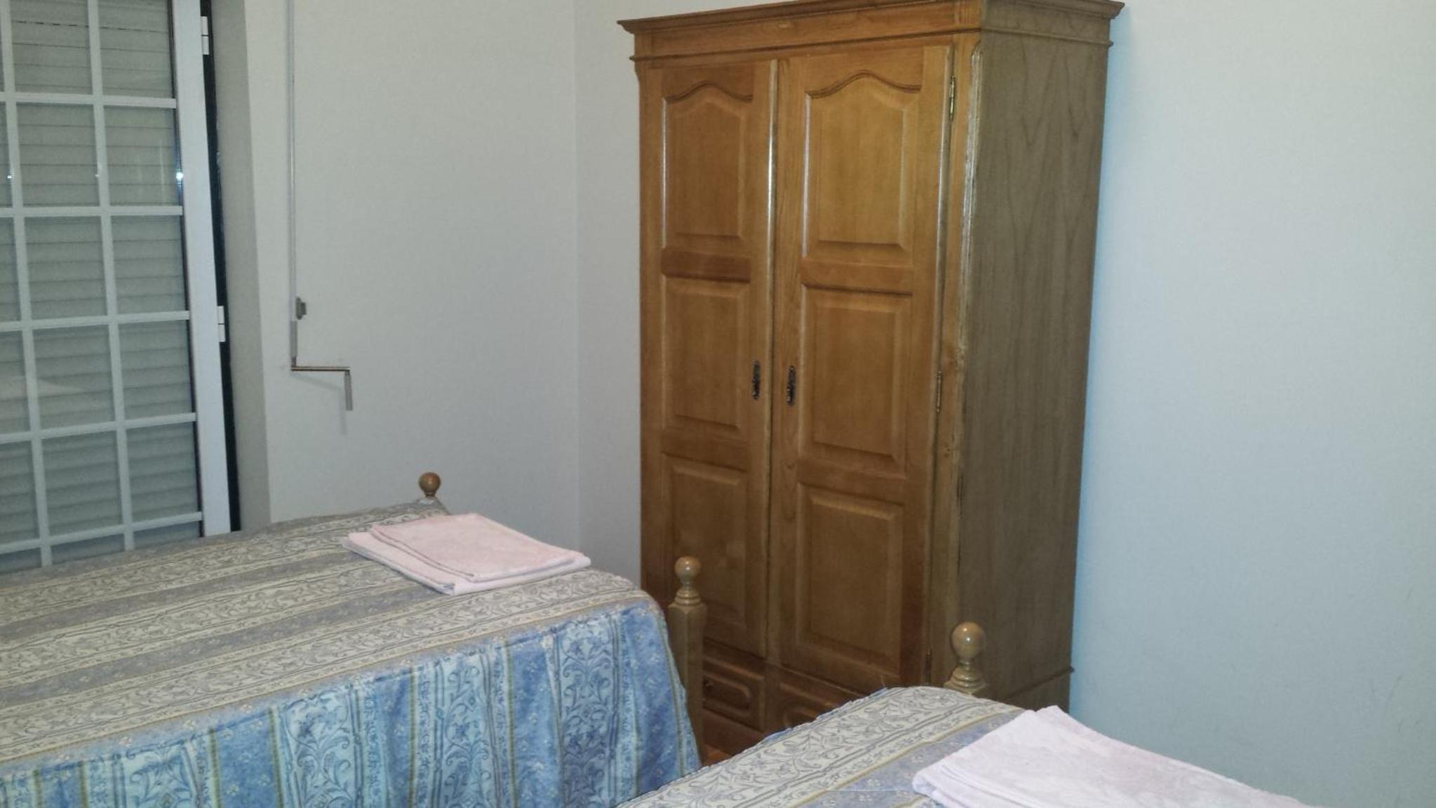 Double Room with Private Bathroom - Photo 17