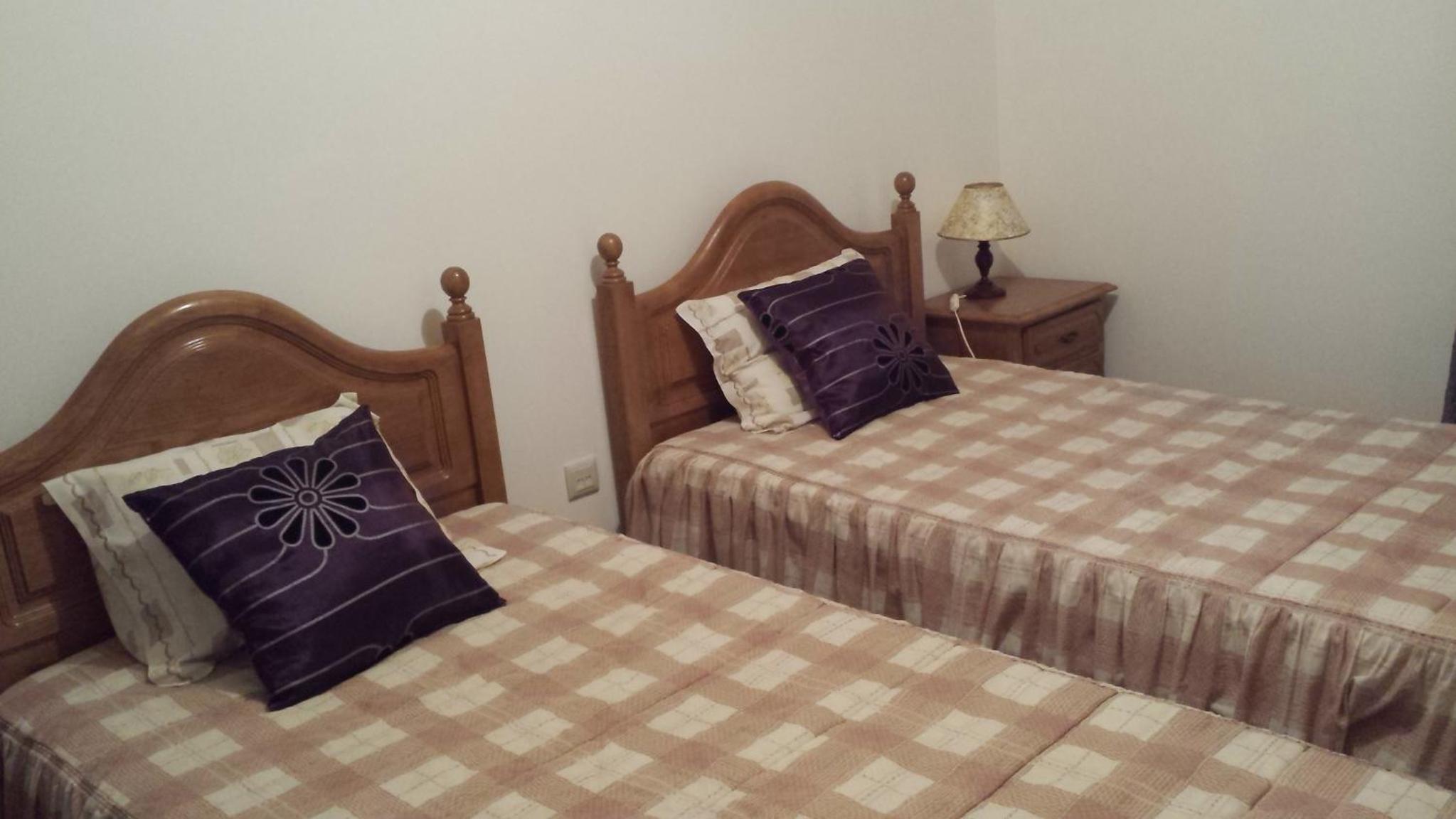 Double Room with Private Bathroom - Photo 10