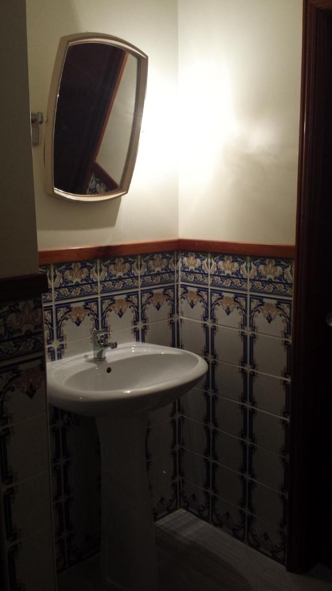 Double Room with Shared Bathroom photo 2