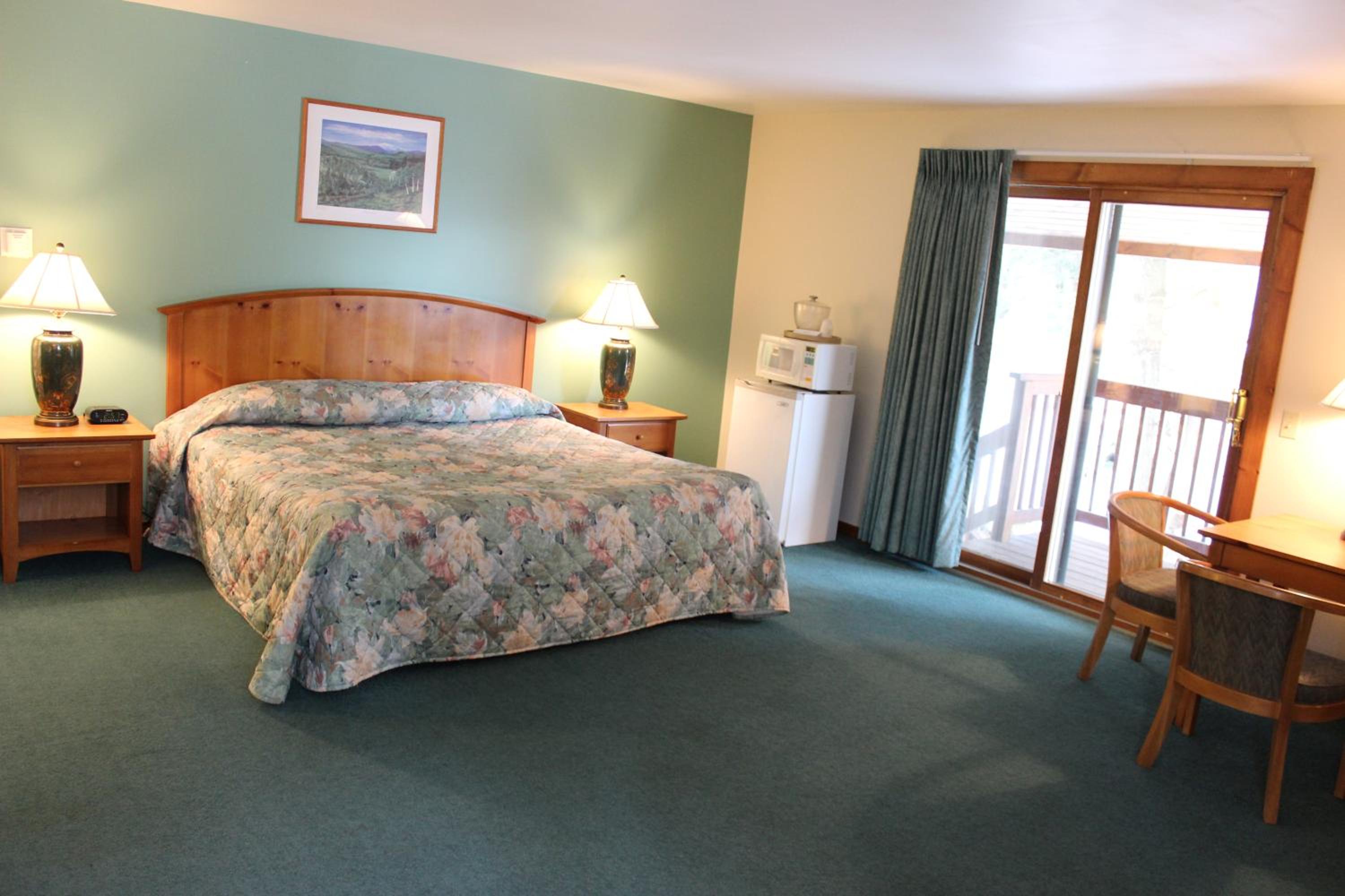 King Room with Balcony photo 2