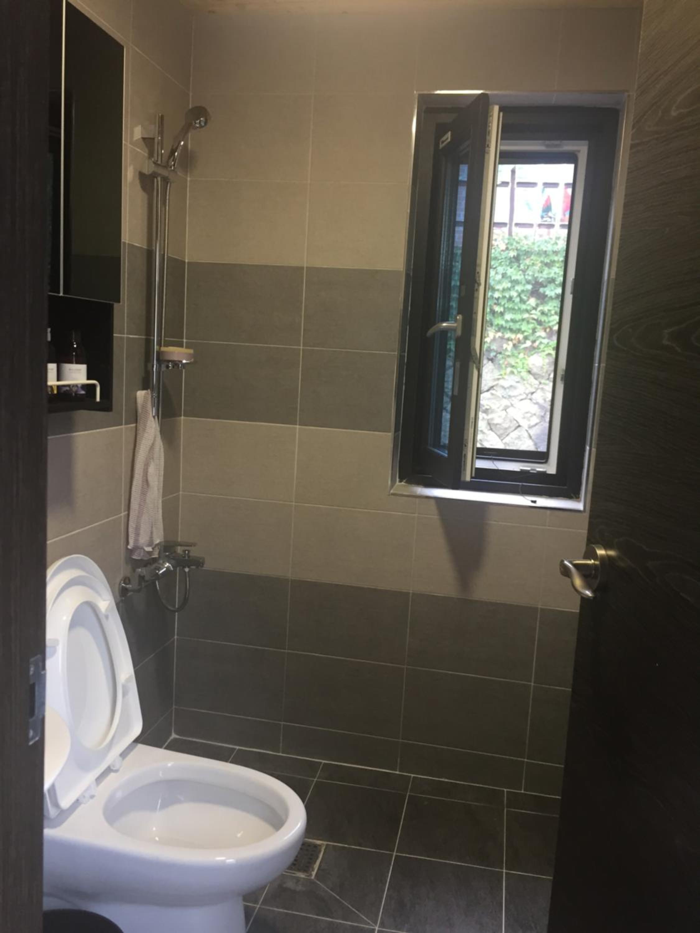 Family Room with Private Bathroom photo 3