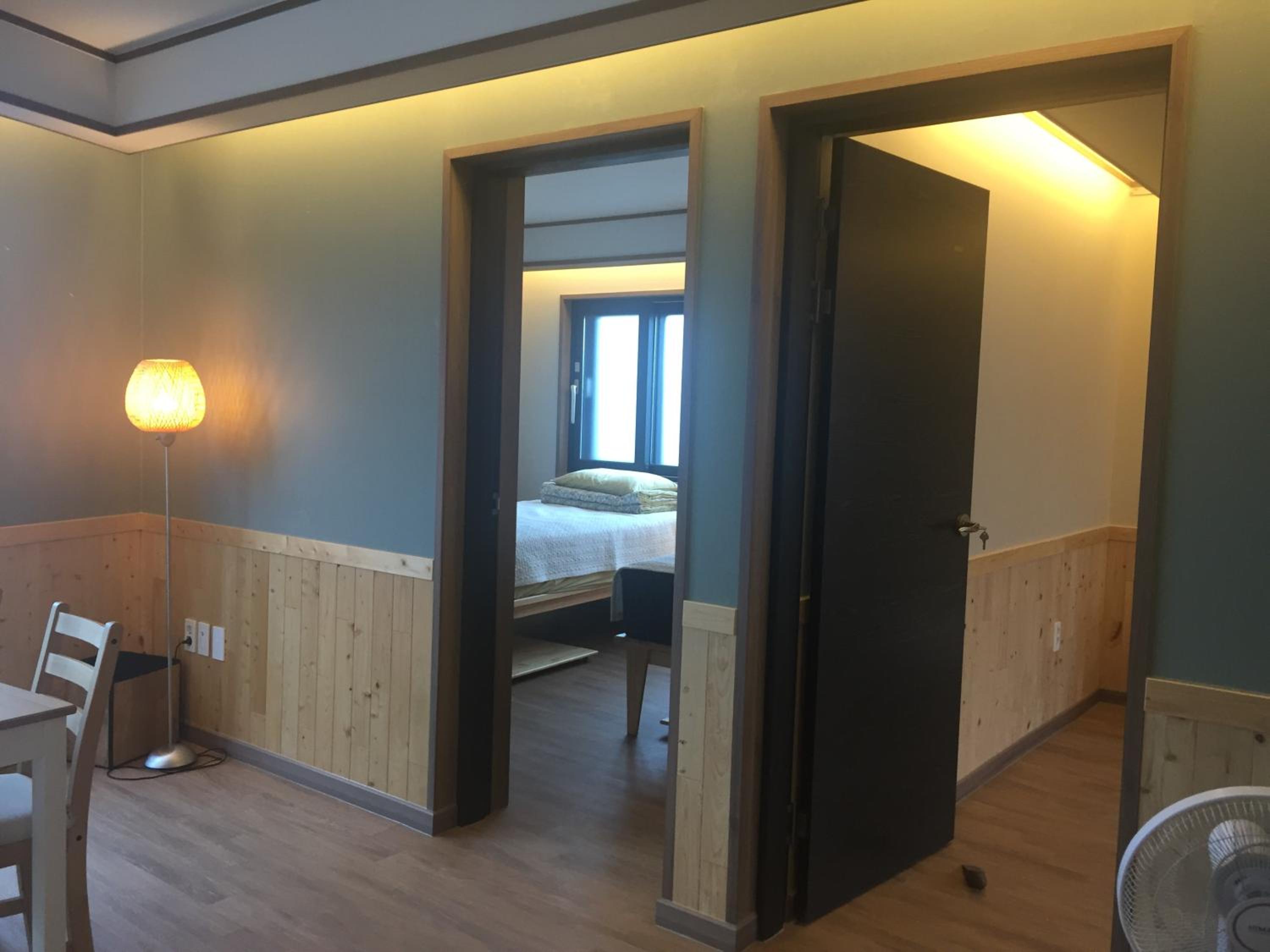 Double Room with Shared Bathroom photo 1