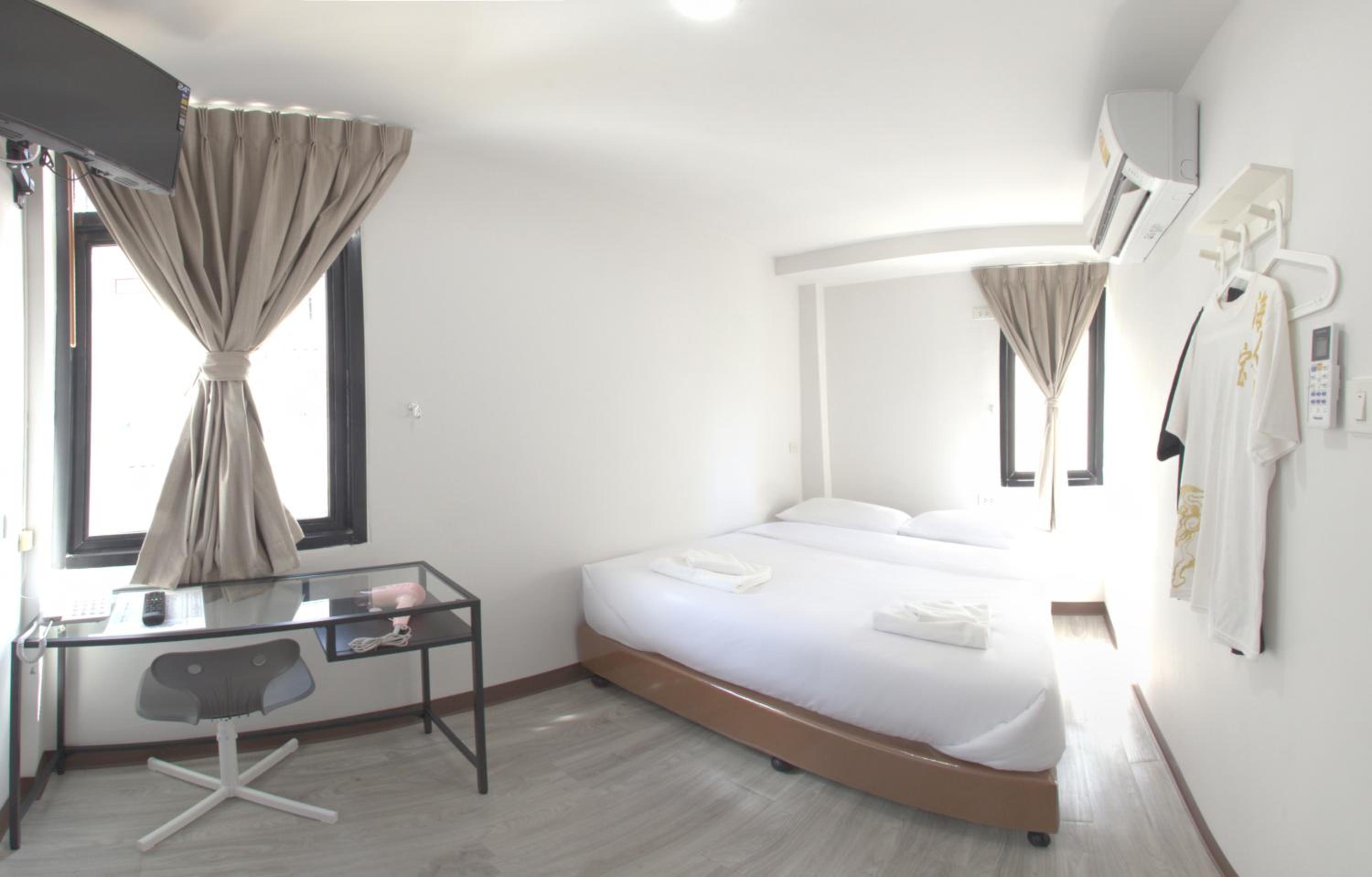 Economy Double Room photo 3
