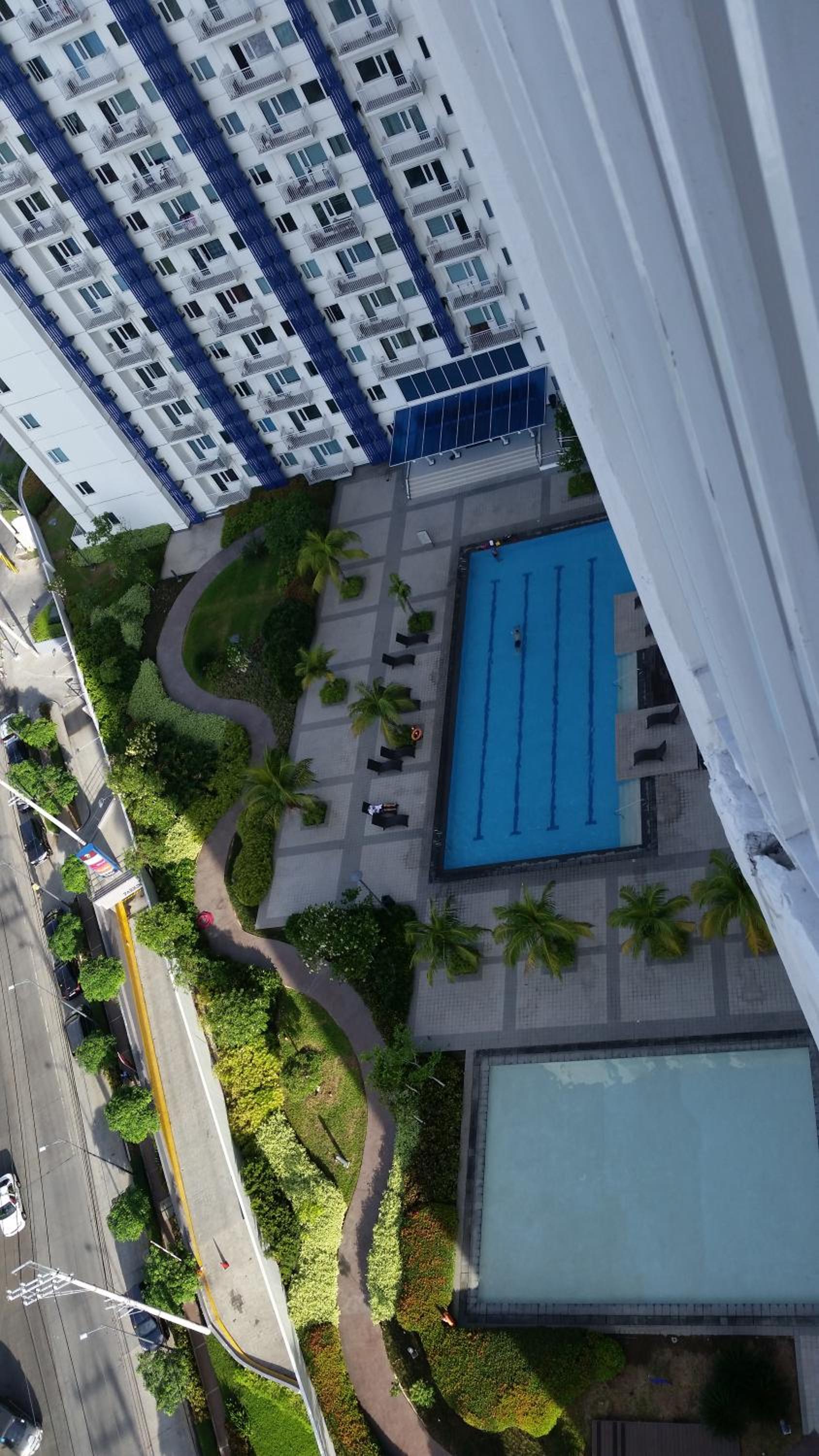 Apartment with Balcony - Photo 6