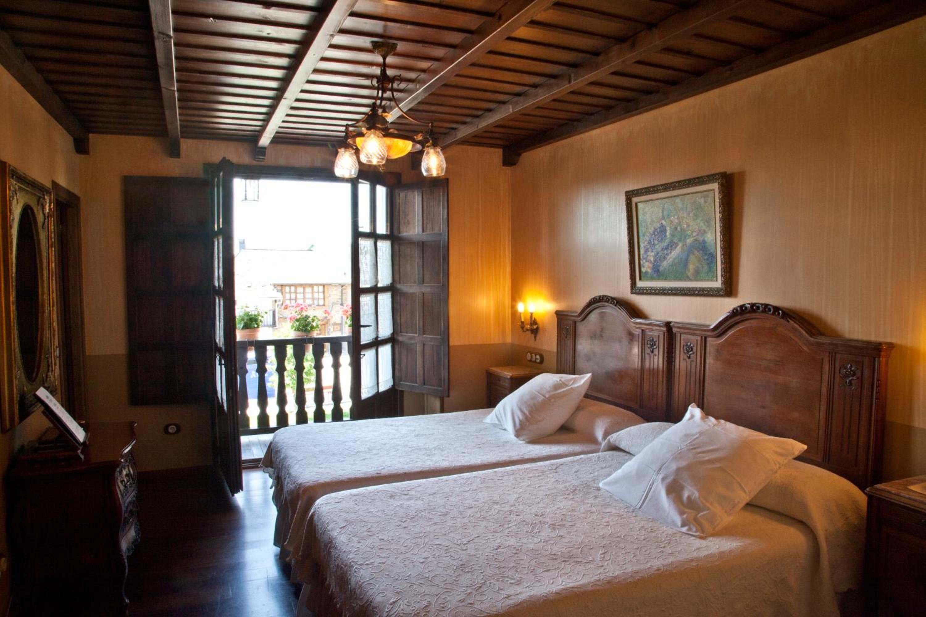 Twin Room - Photo 8