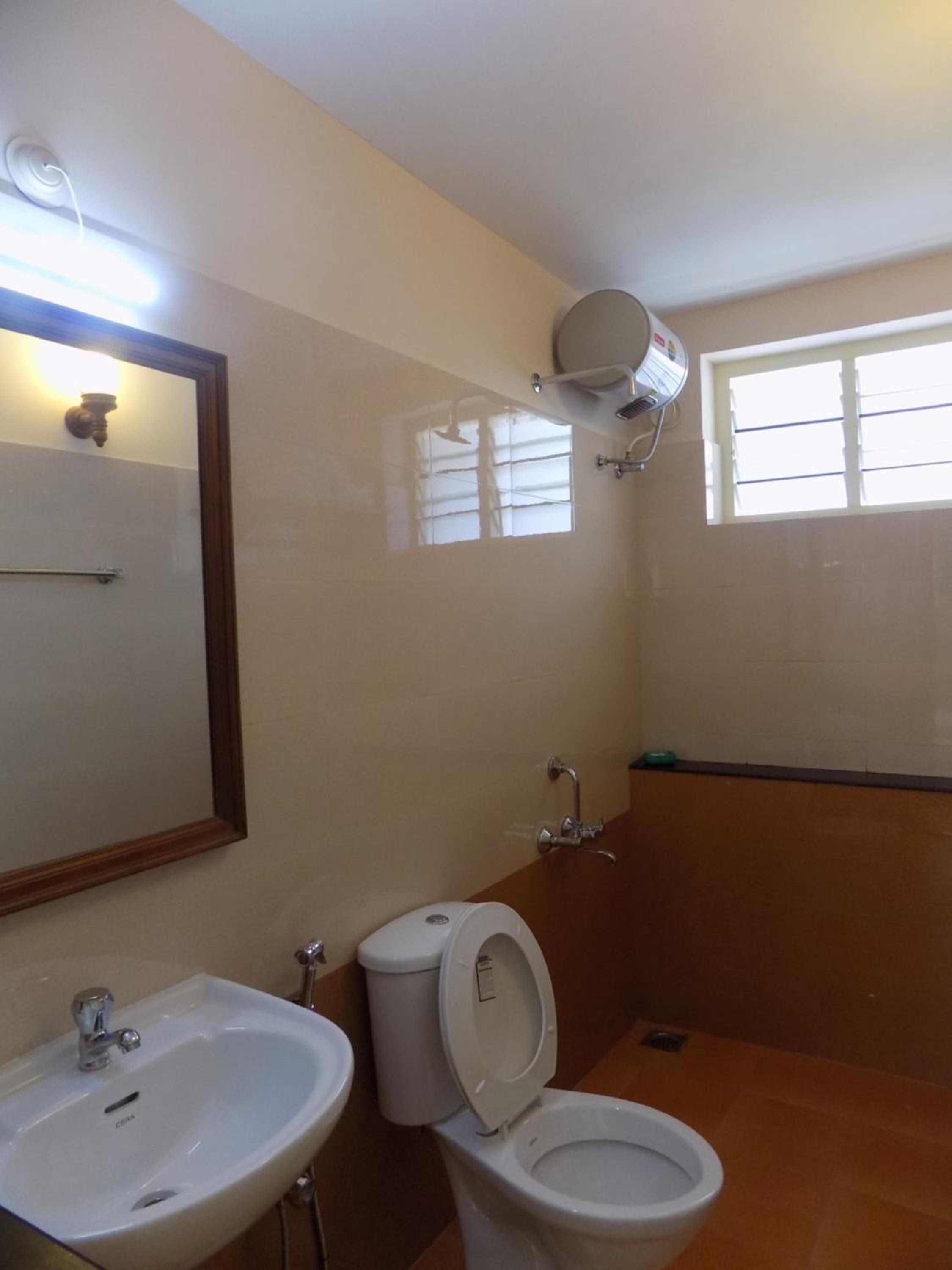 Triple Room with Bathroom - Photo 2
