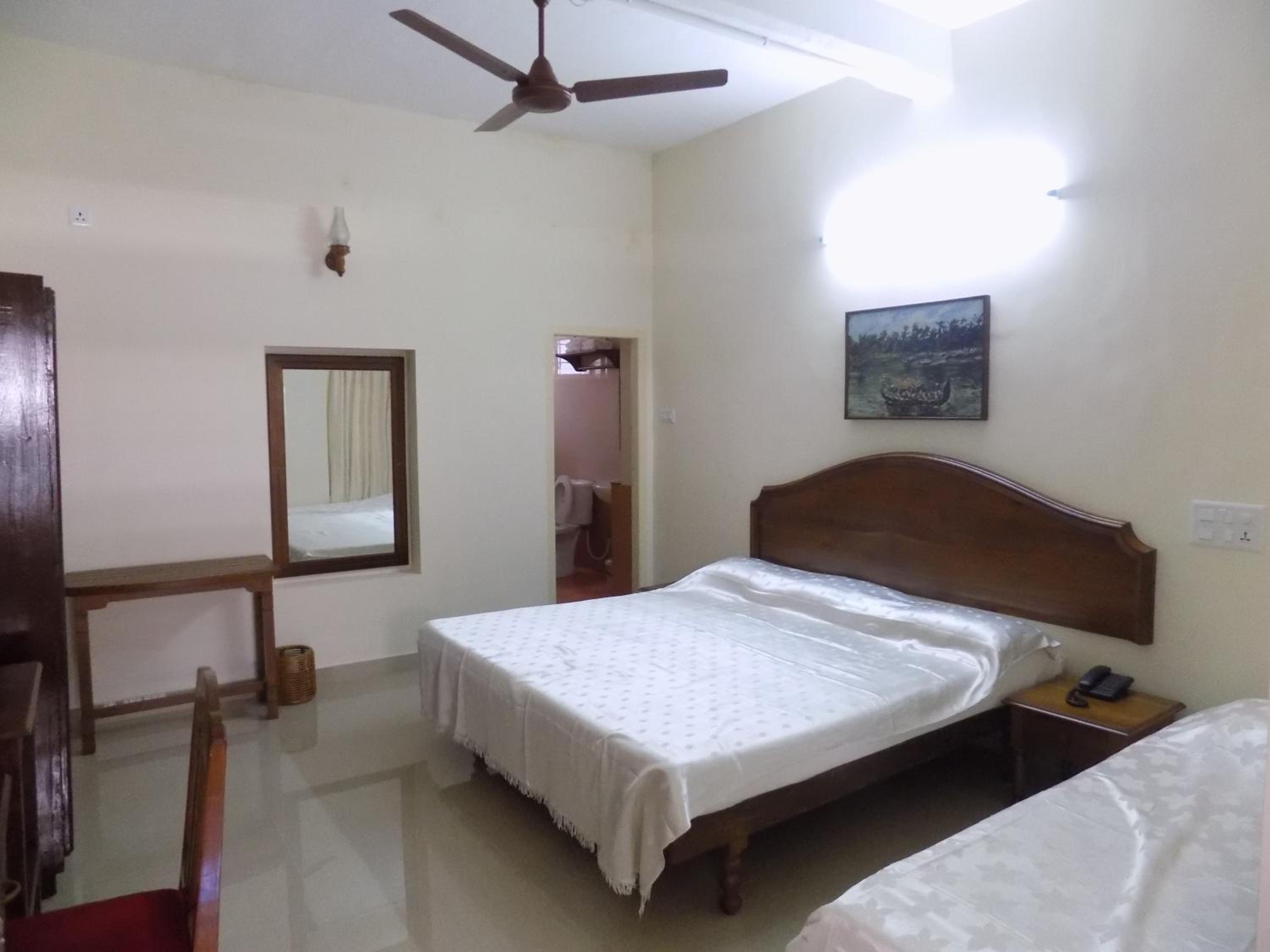 Triple Room with Bathroom - Photo 4