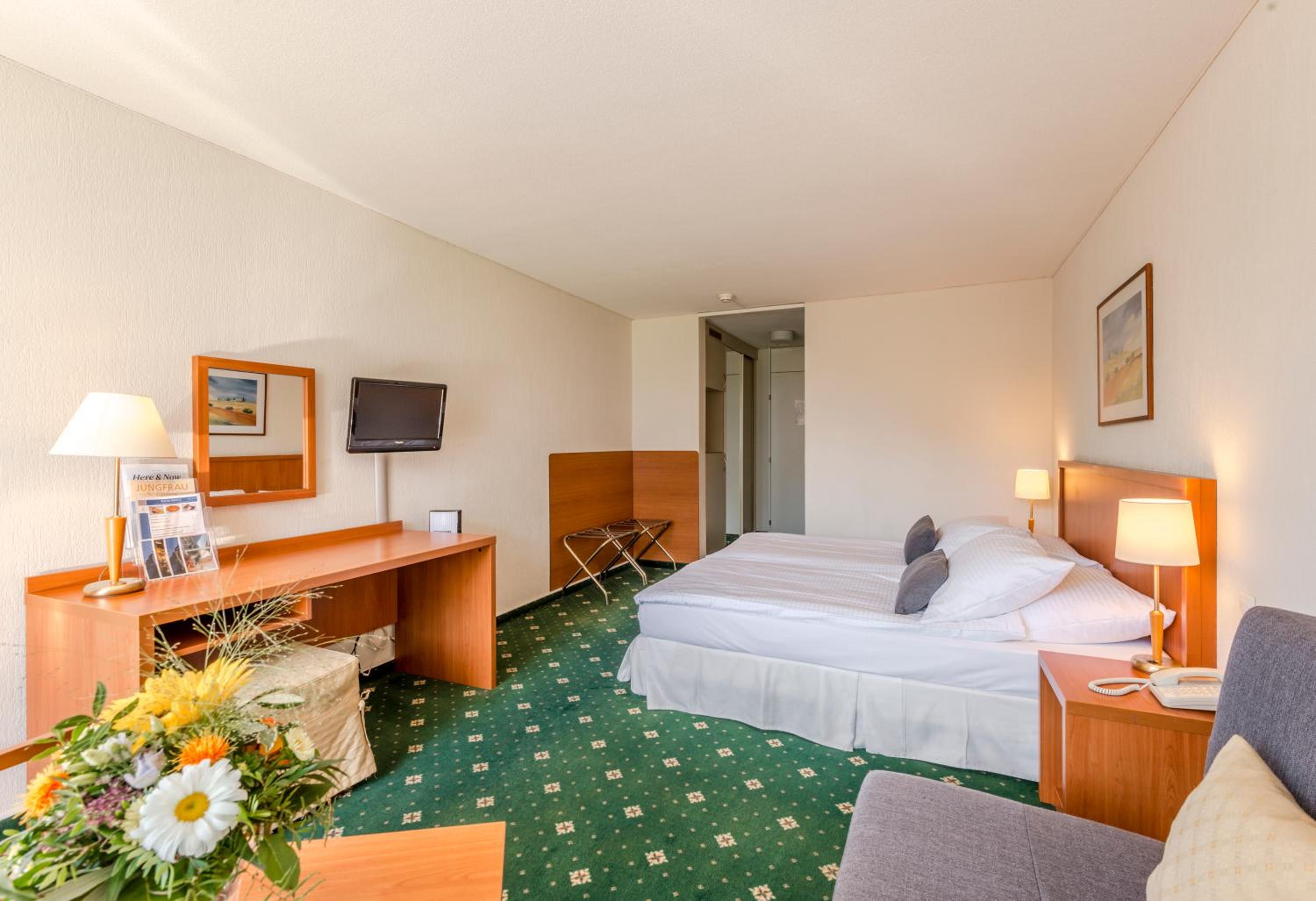 Standard Twin Room - Photo 2