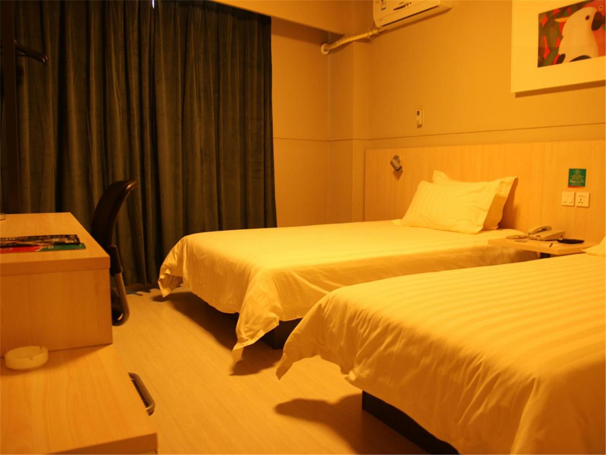 Standard Twin Room B - Photo 1