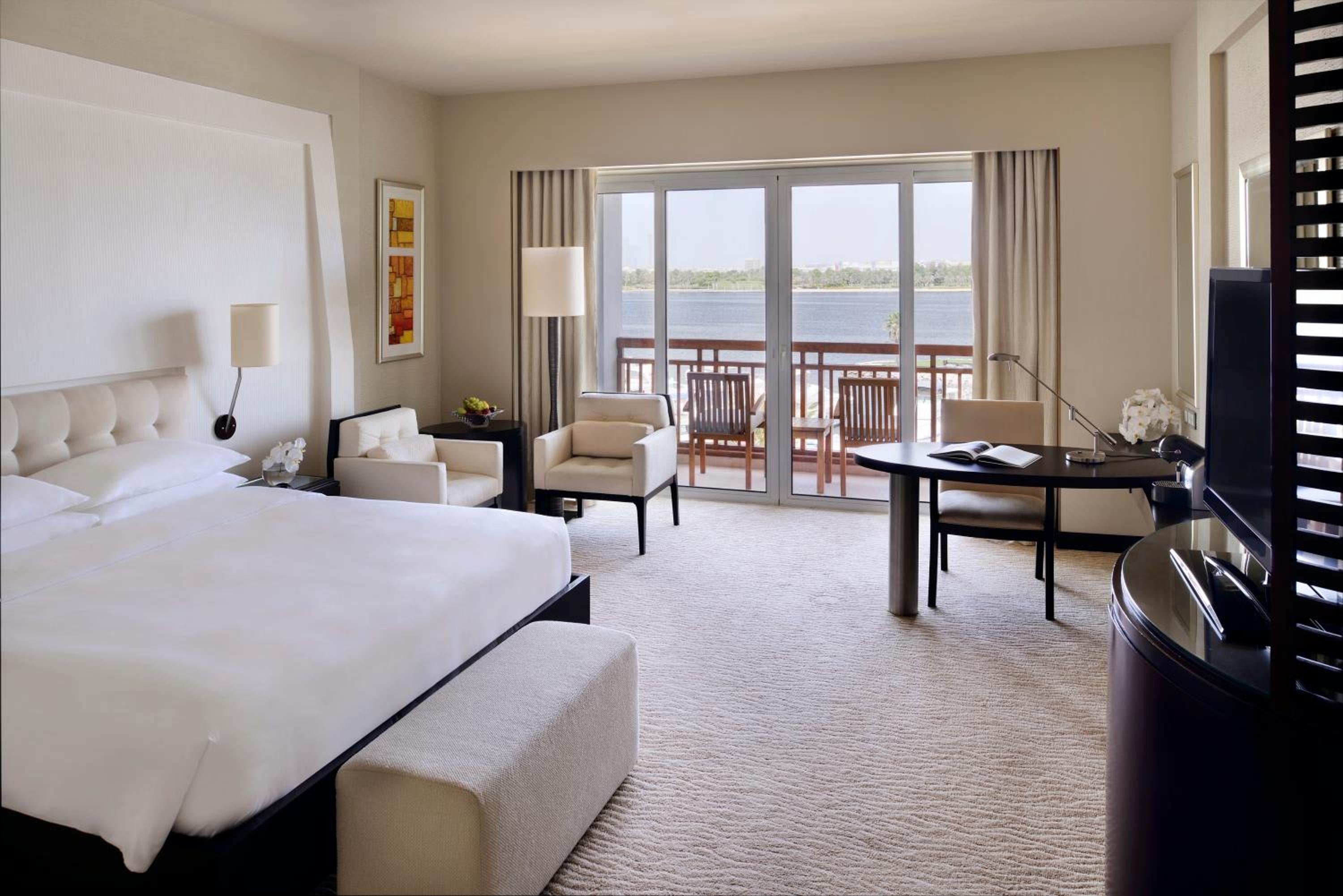 King Room with Skyline View 