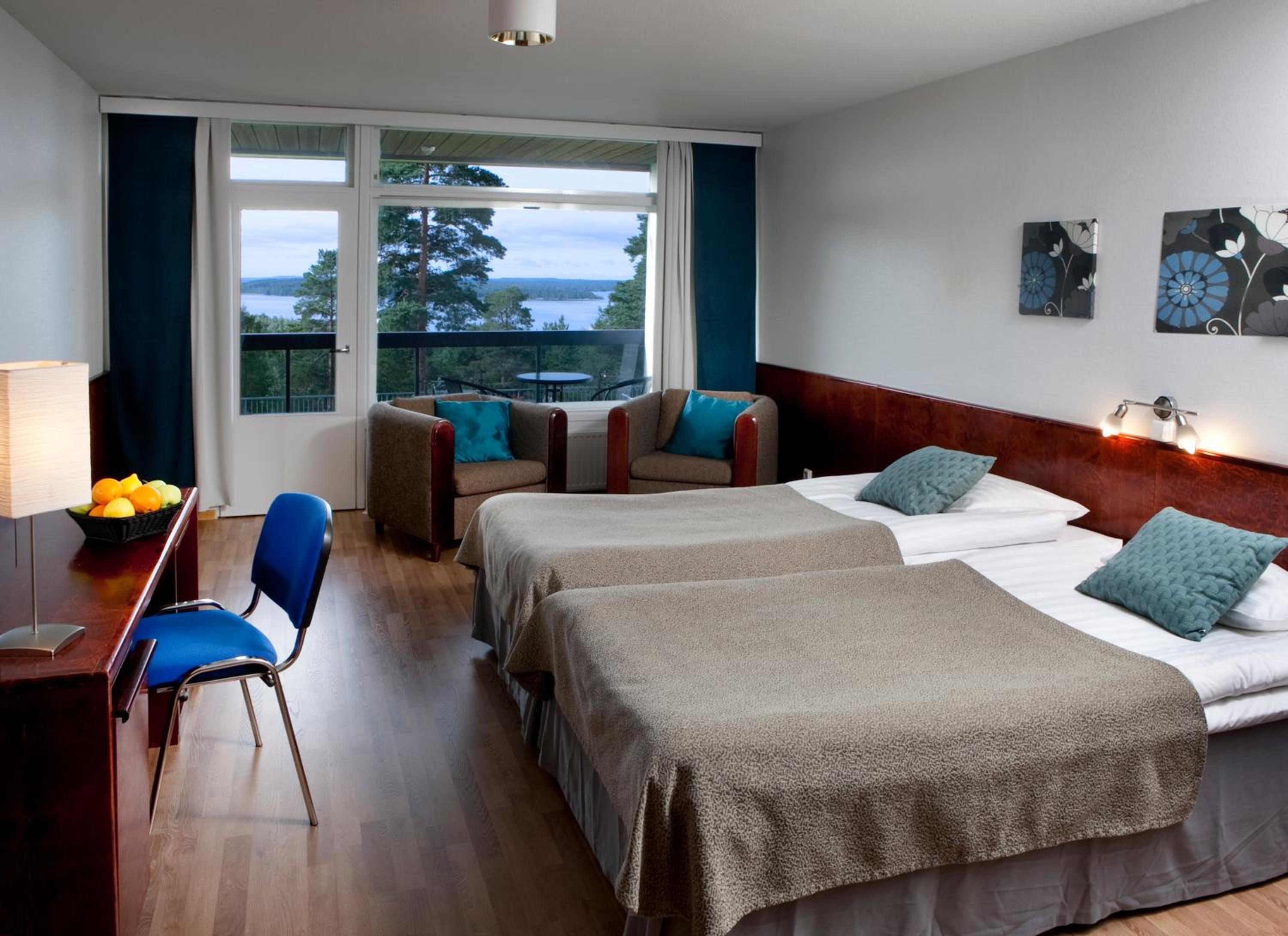 Superior Double or Twin Room with Lake View photo 2