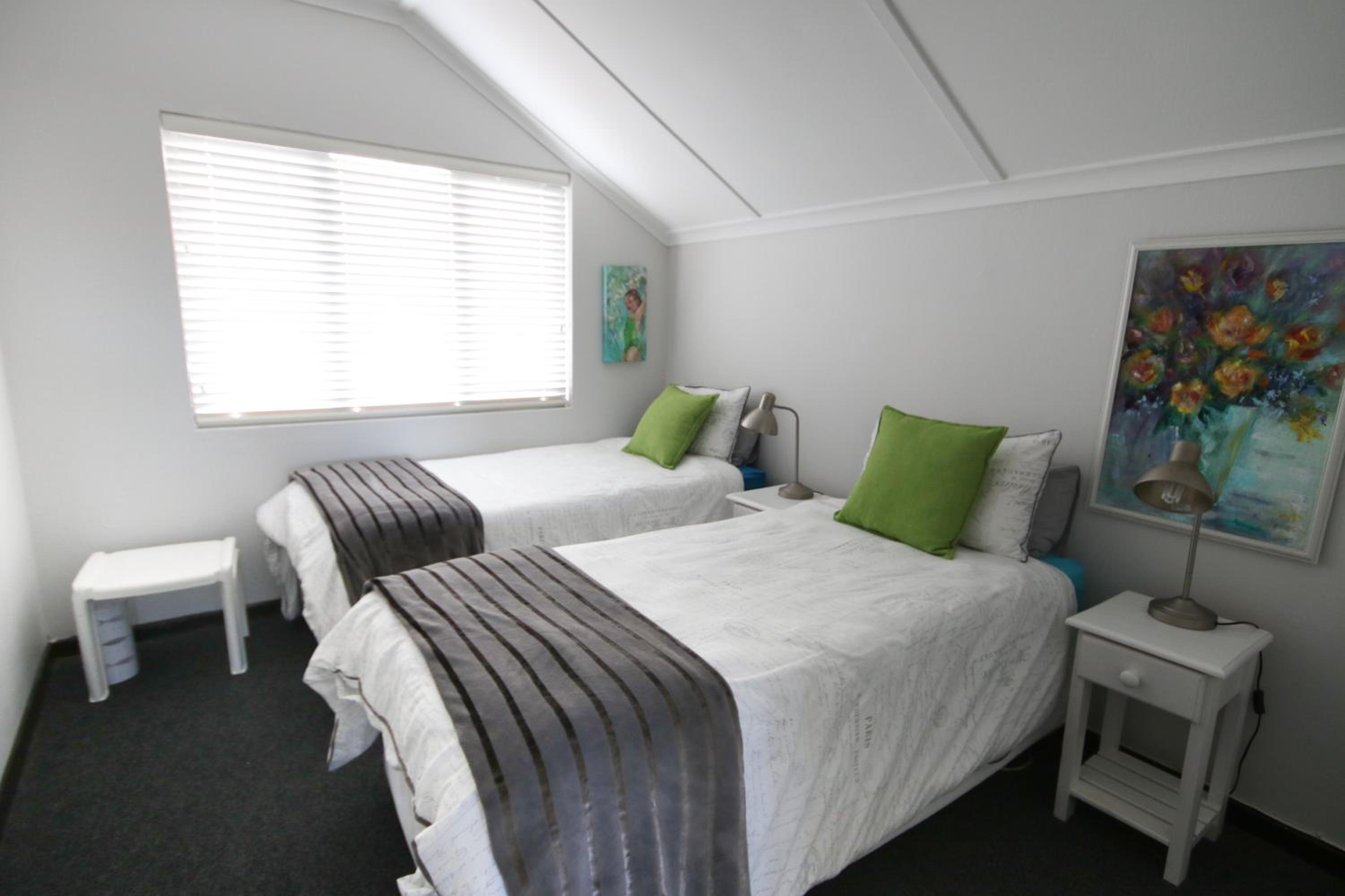 Apartment with Terrace - Photo 18