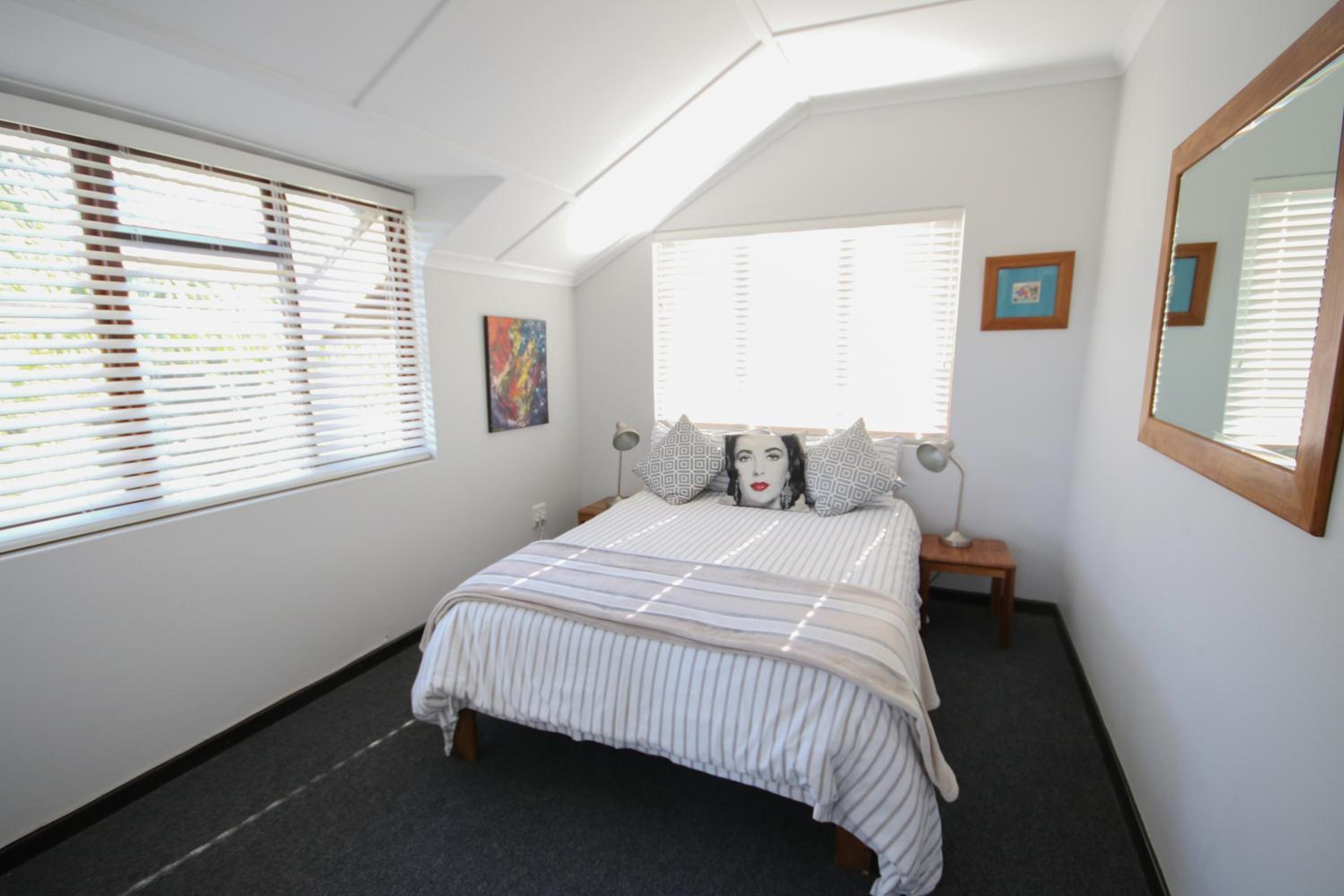 Apartment with Terrace - Photo 19