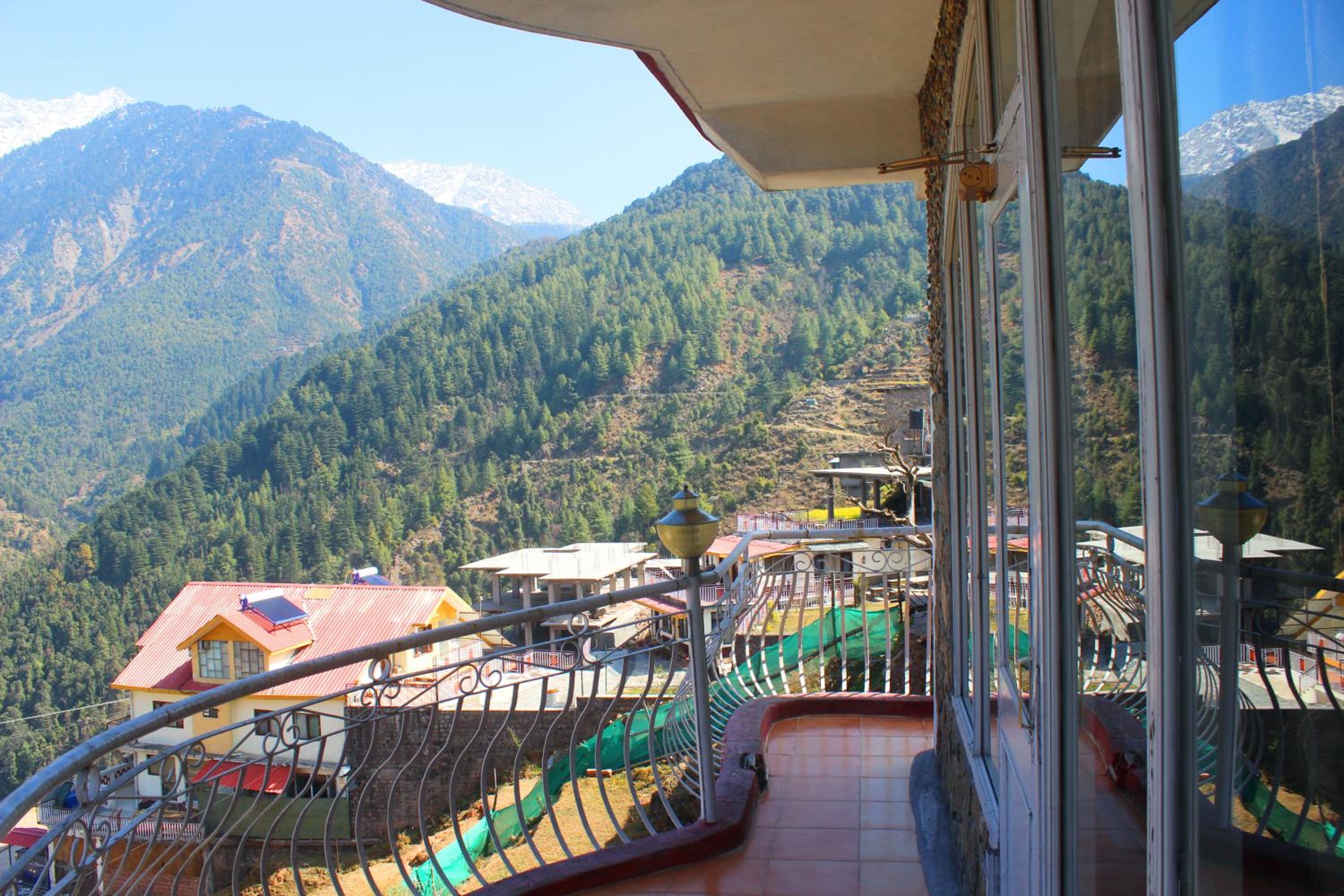 King Room with Mountain View photo 2