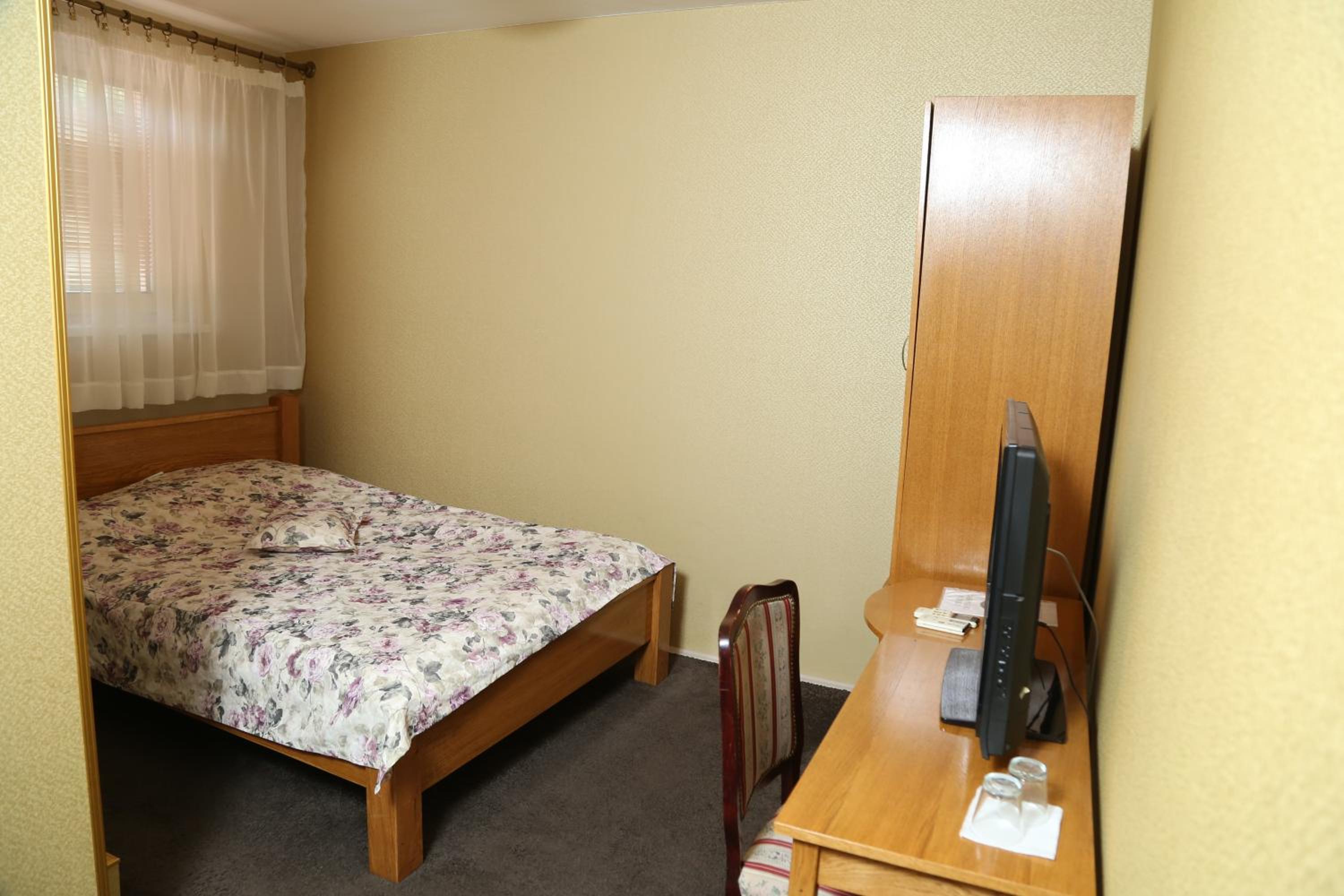 Standard Double Room photo 3