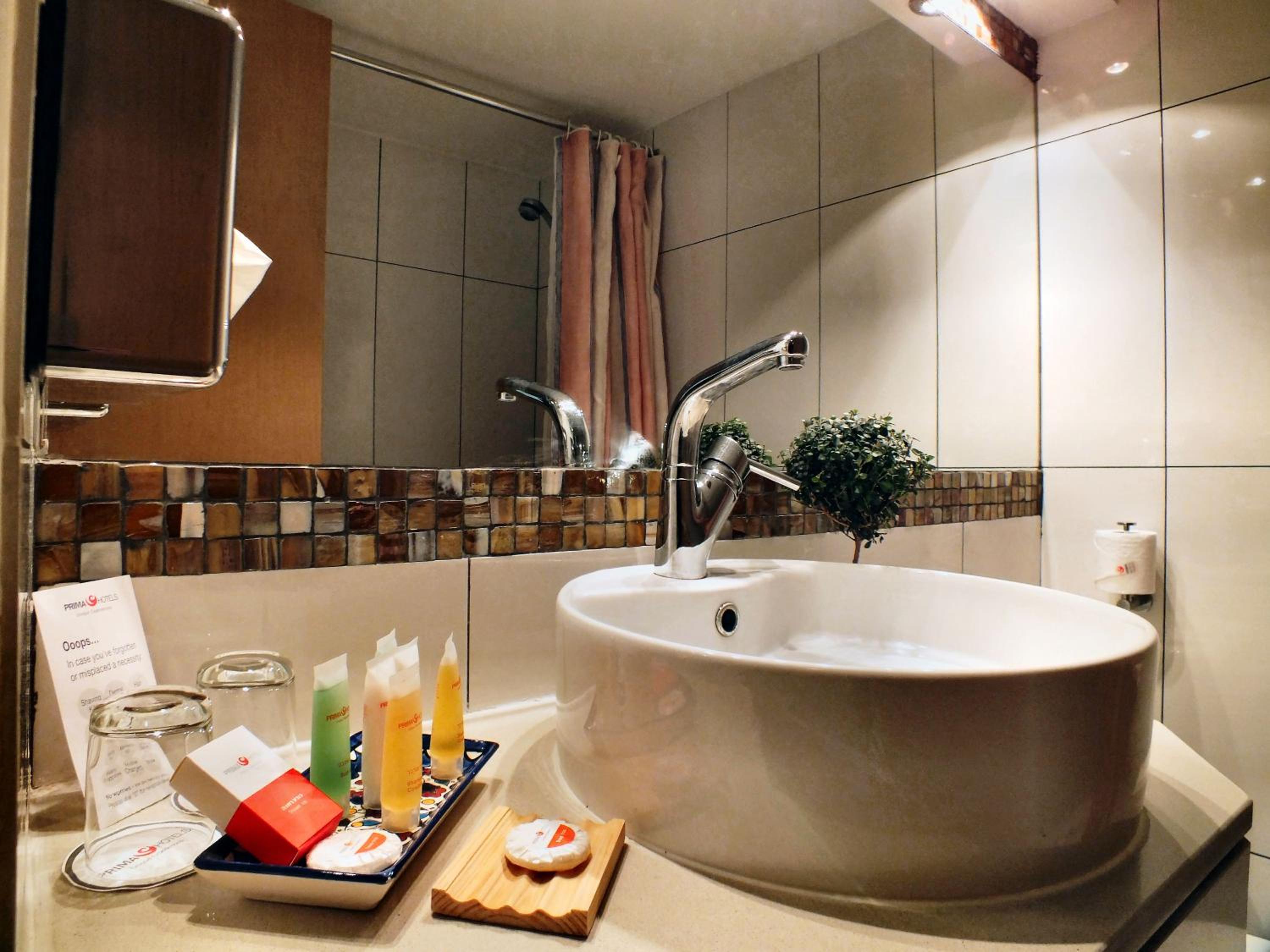 Classic Twin Room with Balcony - Photo 4