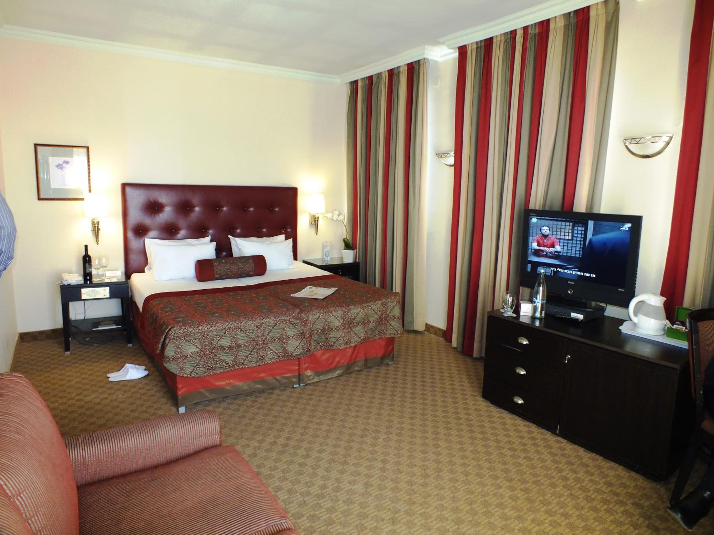 Family Room photo 2