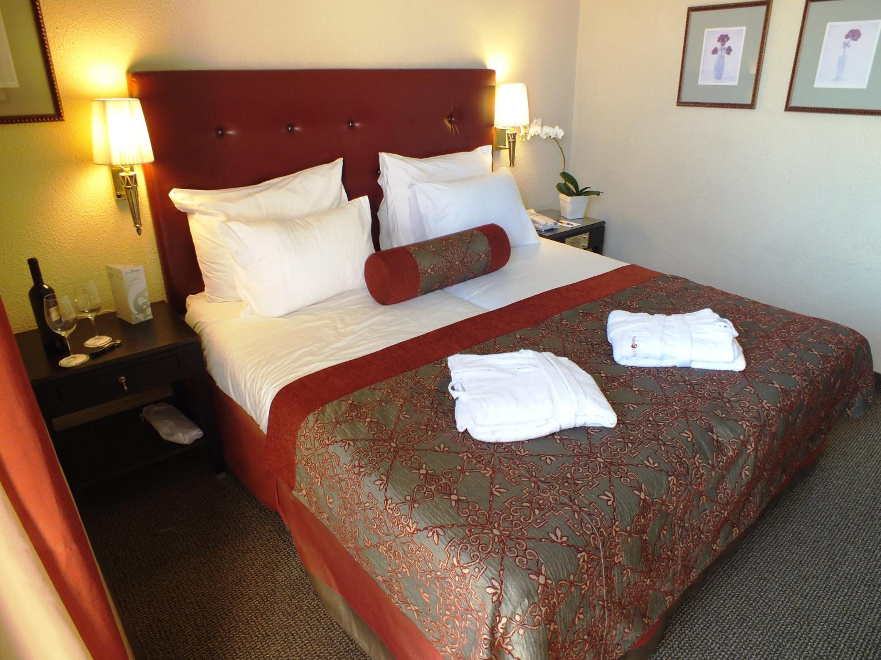 Classic Twin Room with Balcony - Photo 1