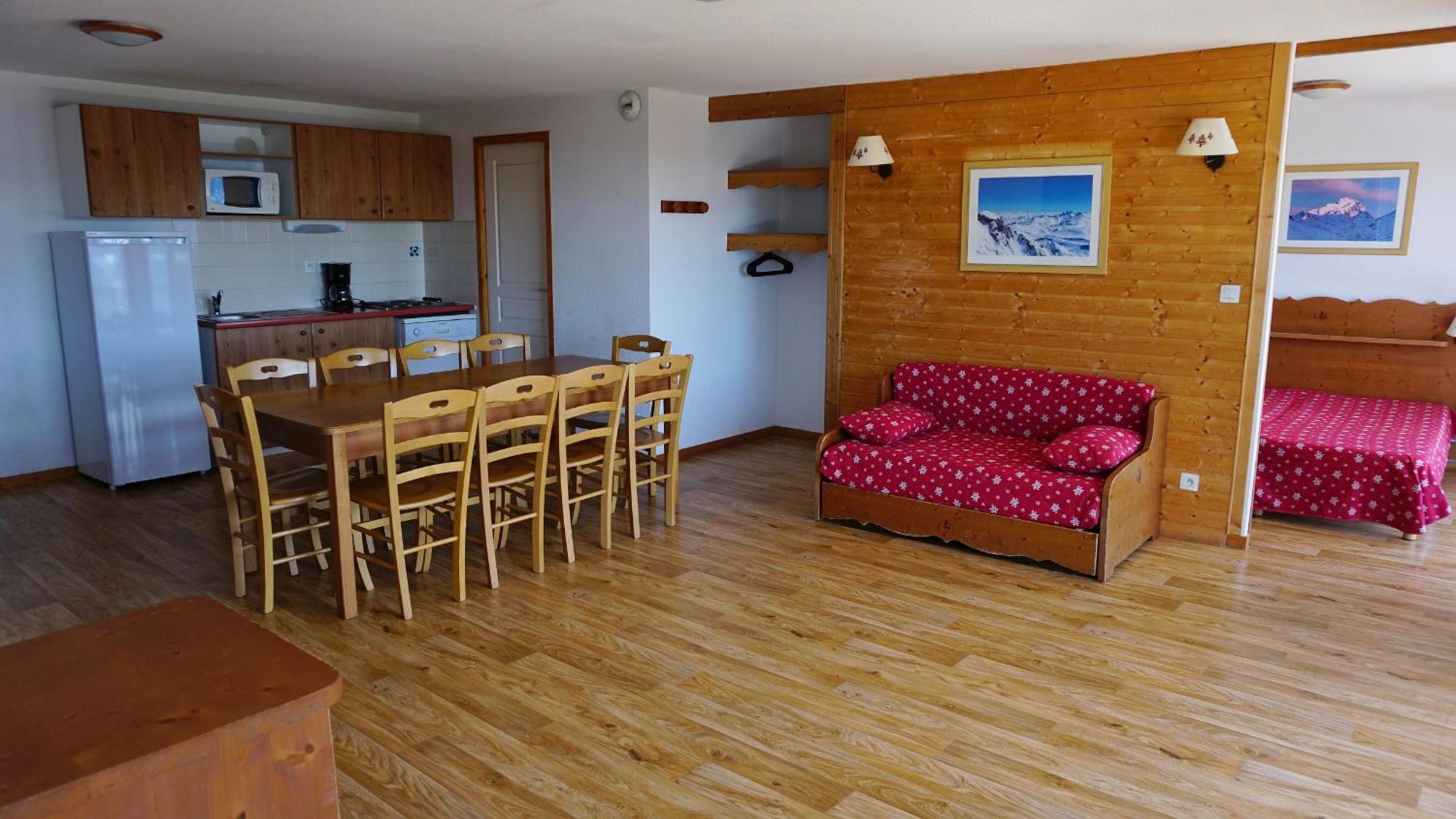 Two-Bedroom Apartment 10 with Balcony close to the Ski Slopes  photo 3