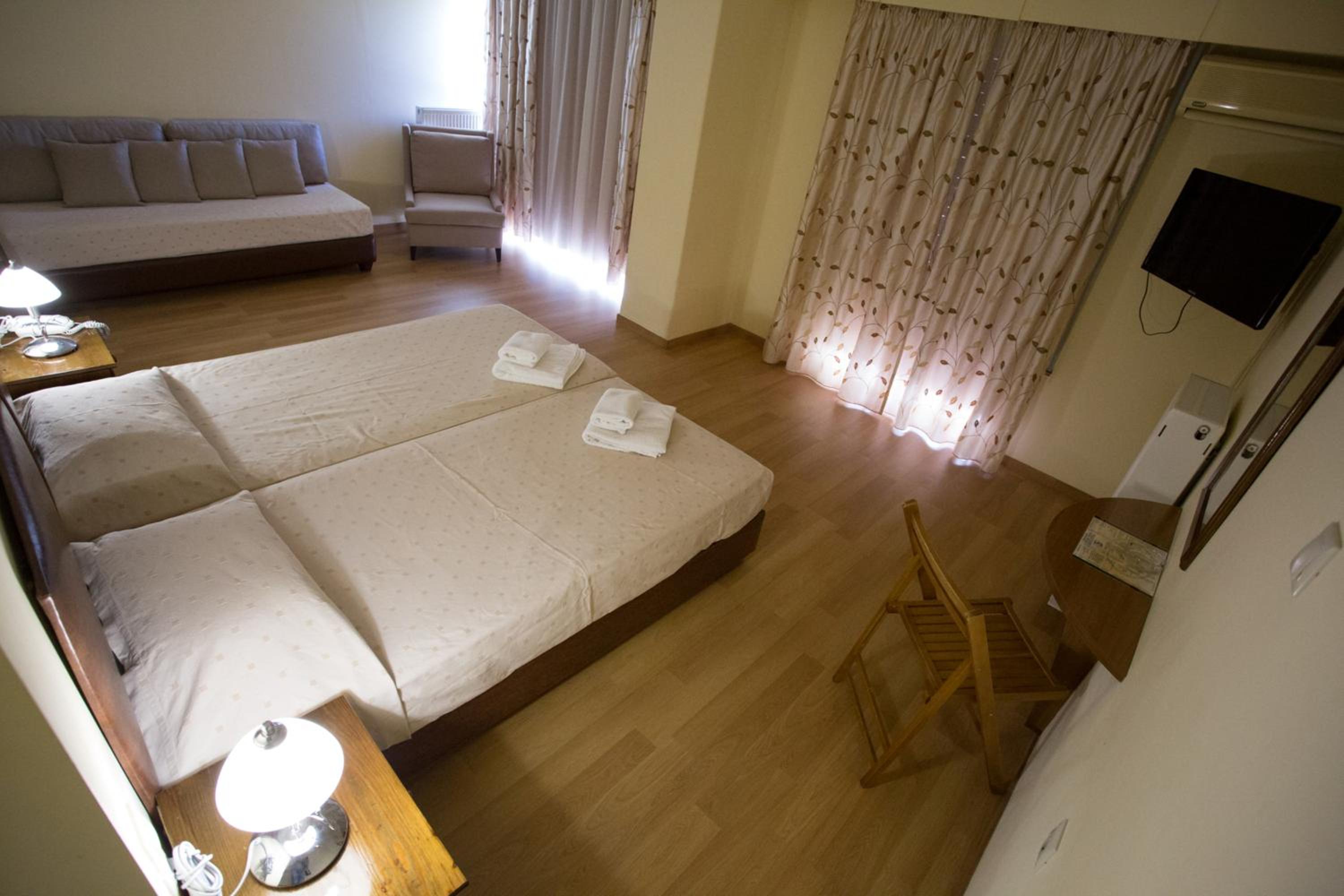 Standard Triple Room photo 3